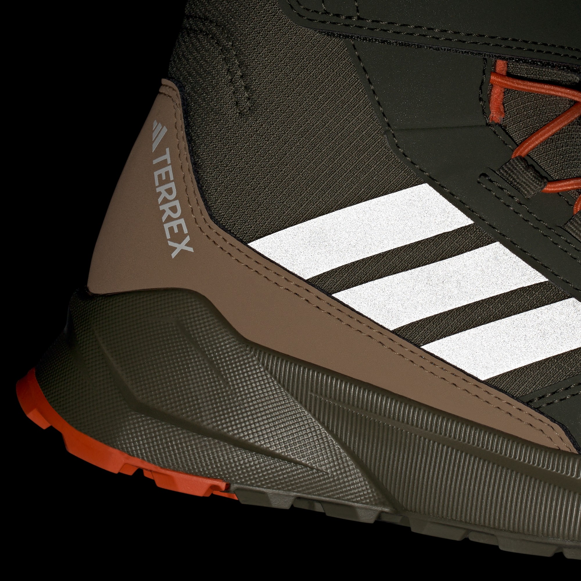 Adidas ბავშვის სპორტული ფეხსაცმელი