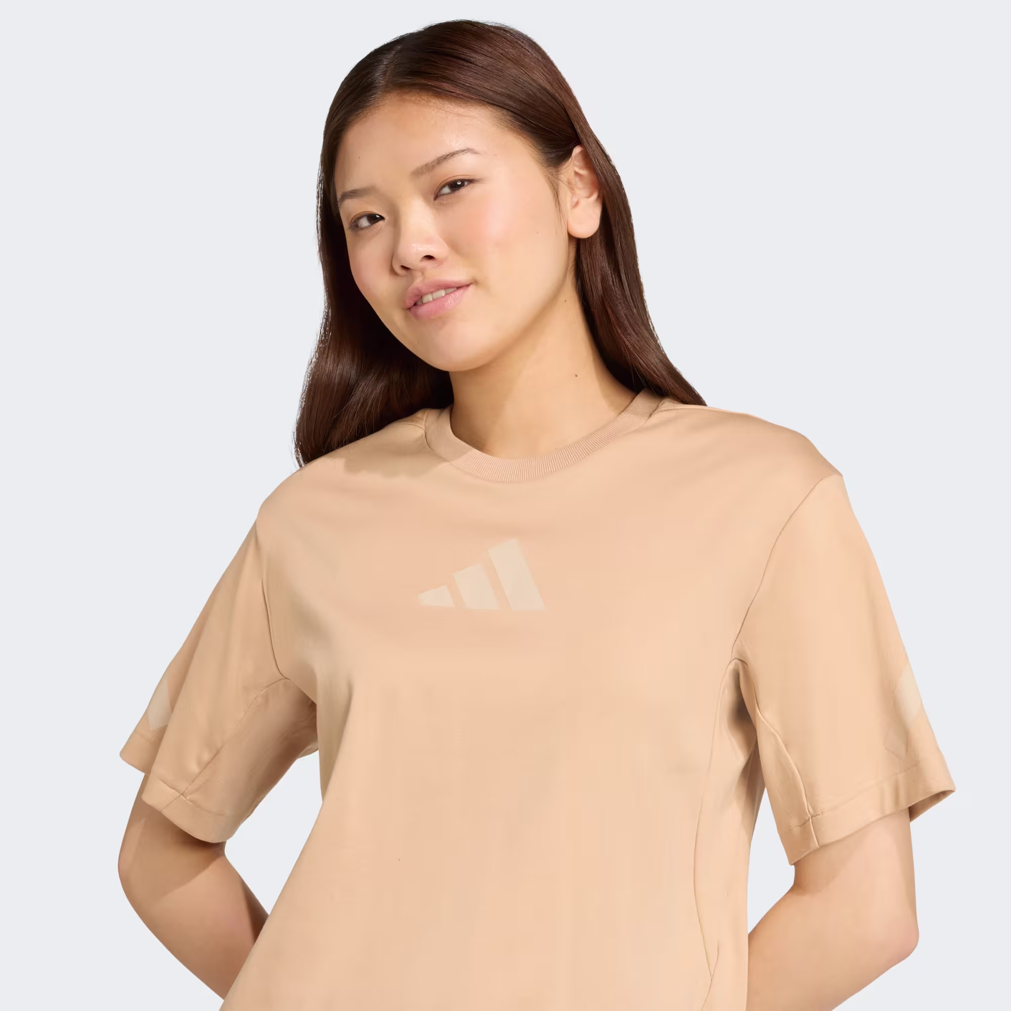 Adidas ქალის მაისური