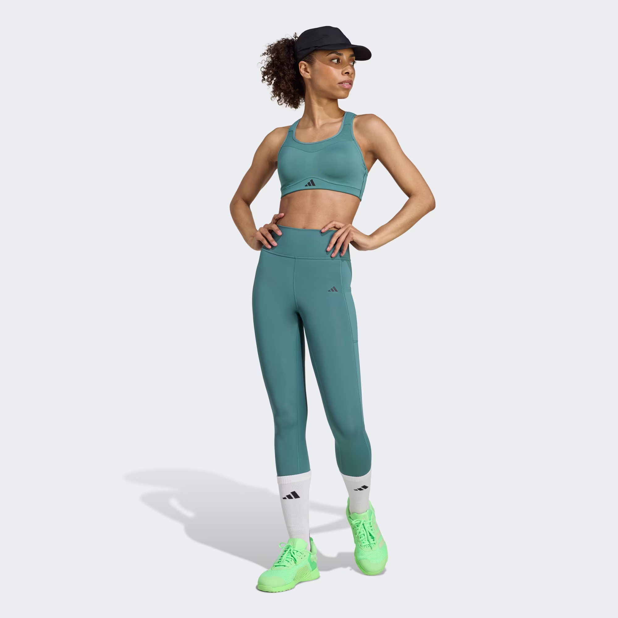 Adidas ქალის მაისური