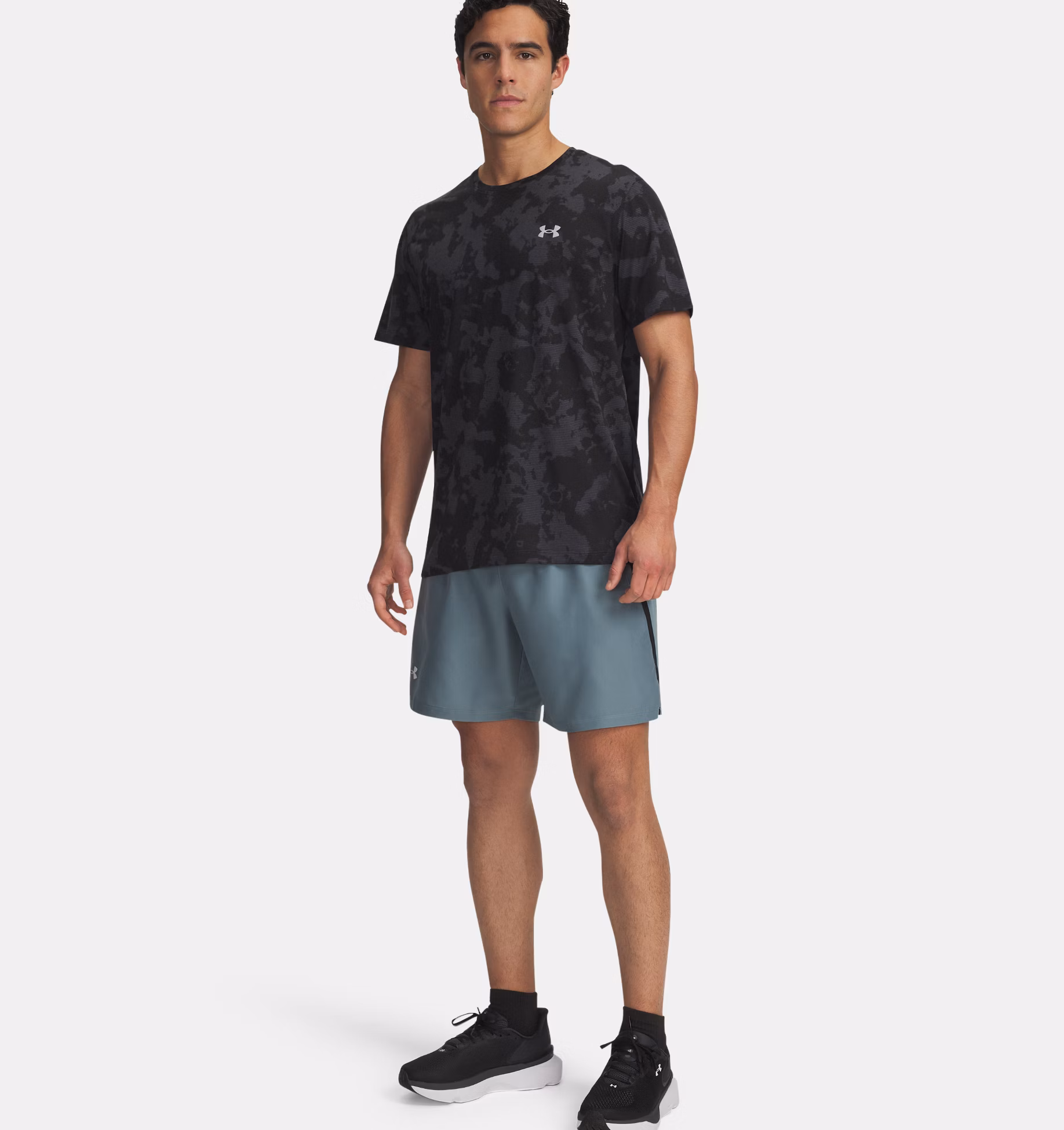 Under Armour მამაკაცის შორტი
