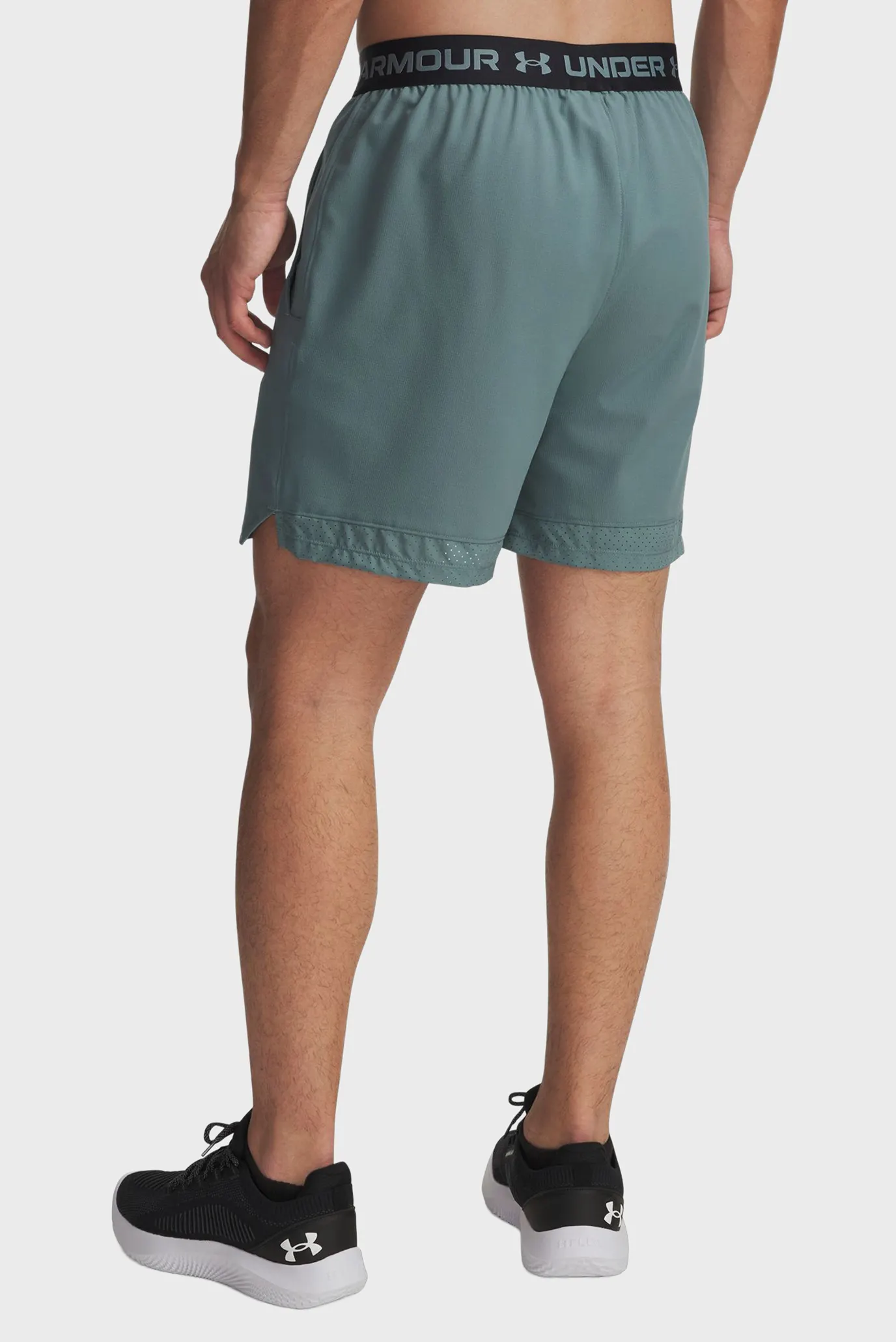Under Armour მამაკაცის შორტი