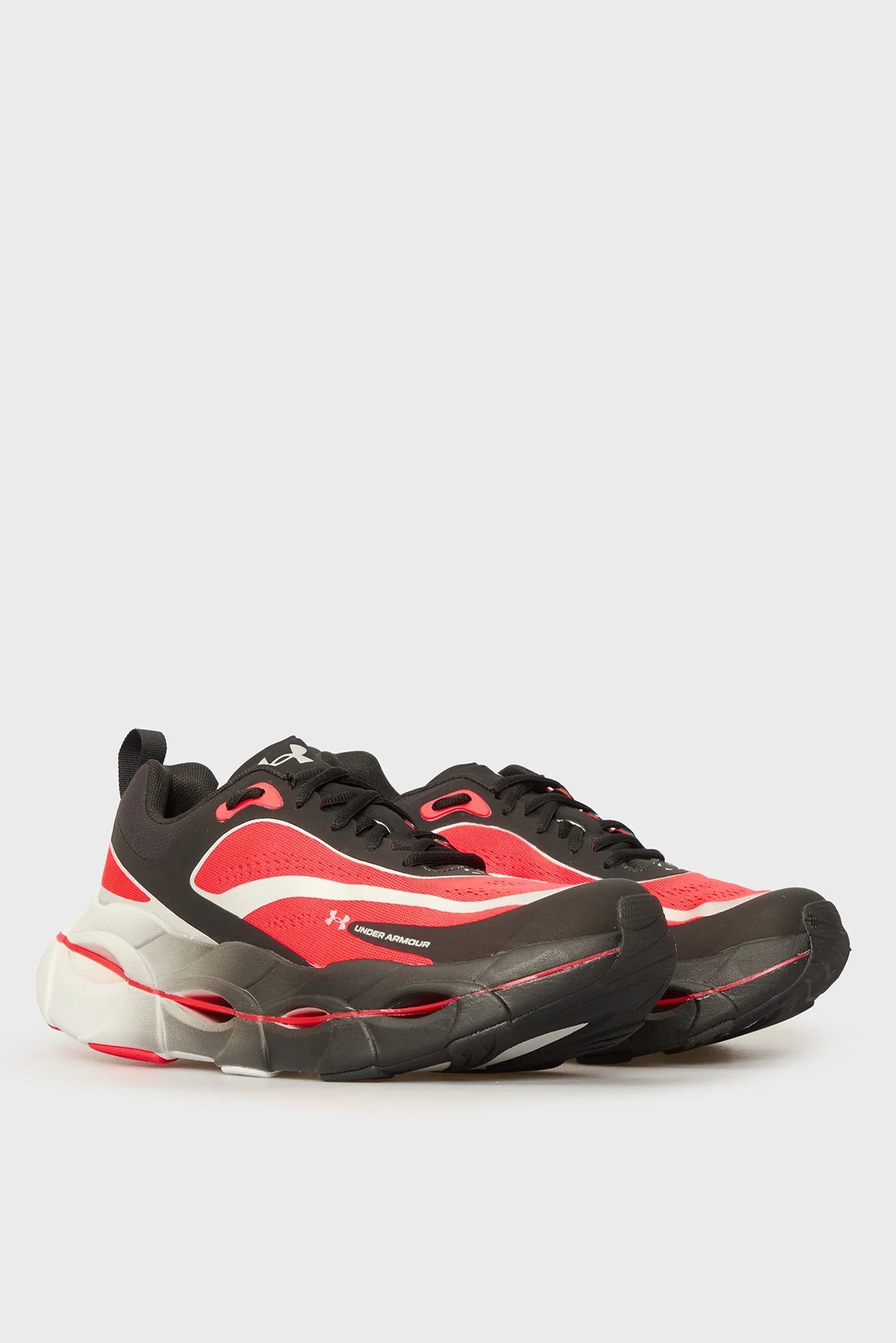 Under Armour მამაკაცის სპორტული ფეხსაცმელი