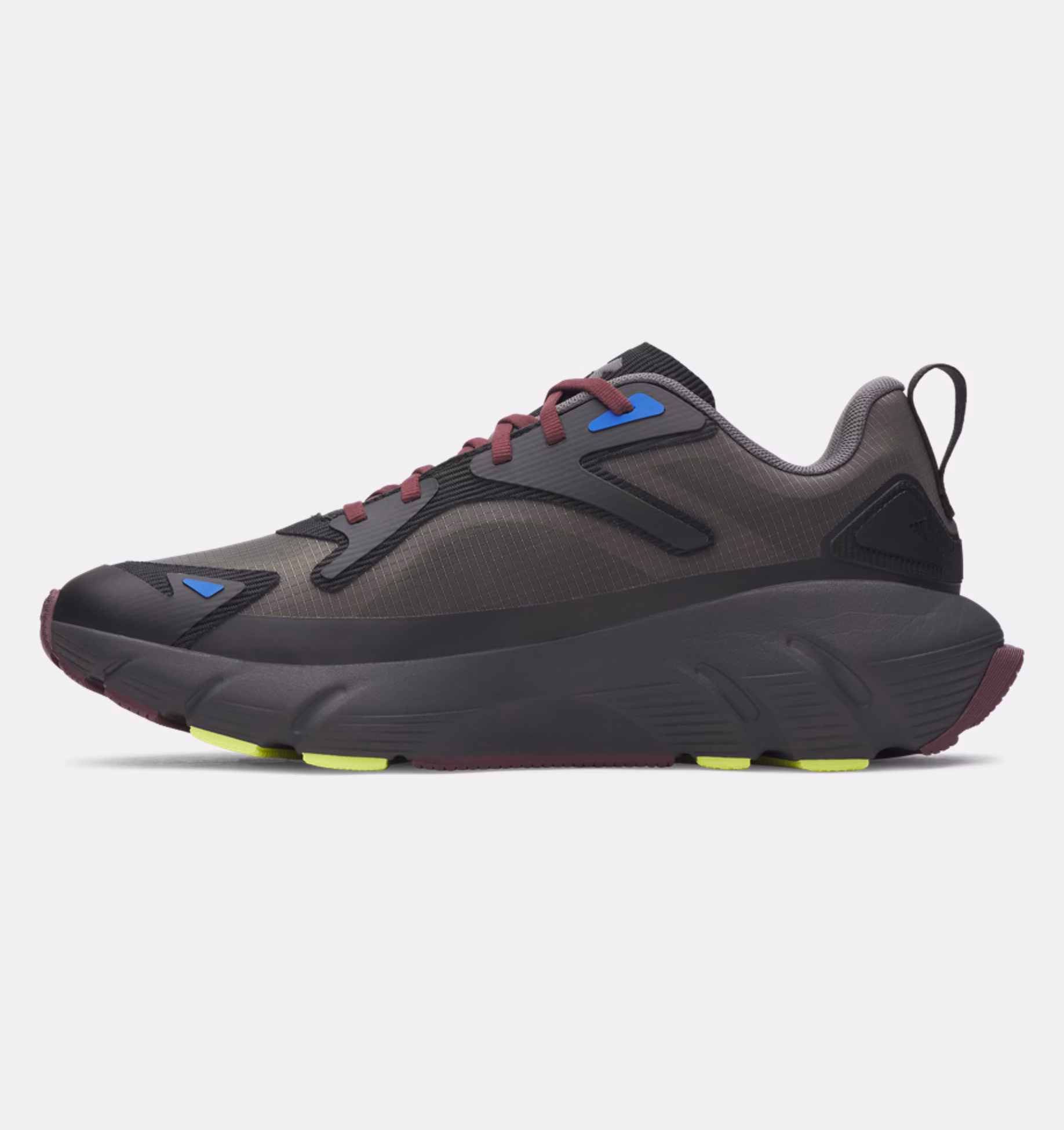 Under Armour მამაკაცის სპორტული ფეხსაცმელი