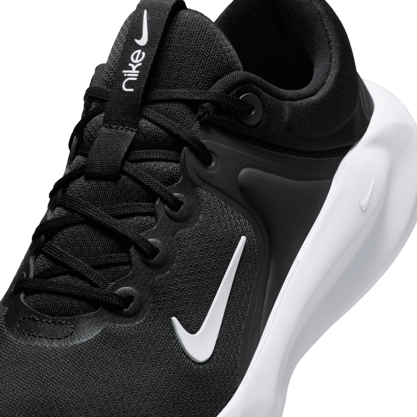Nike ქალის სპორტული ფეხსაცმელი