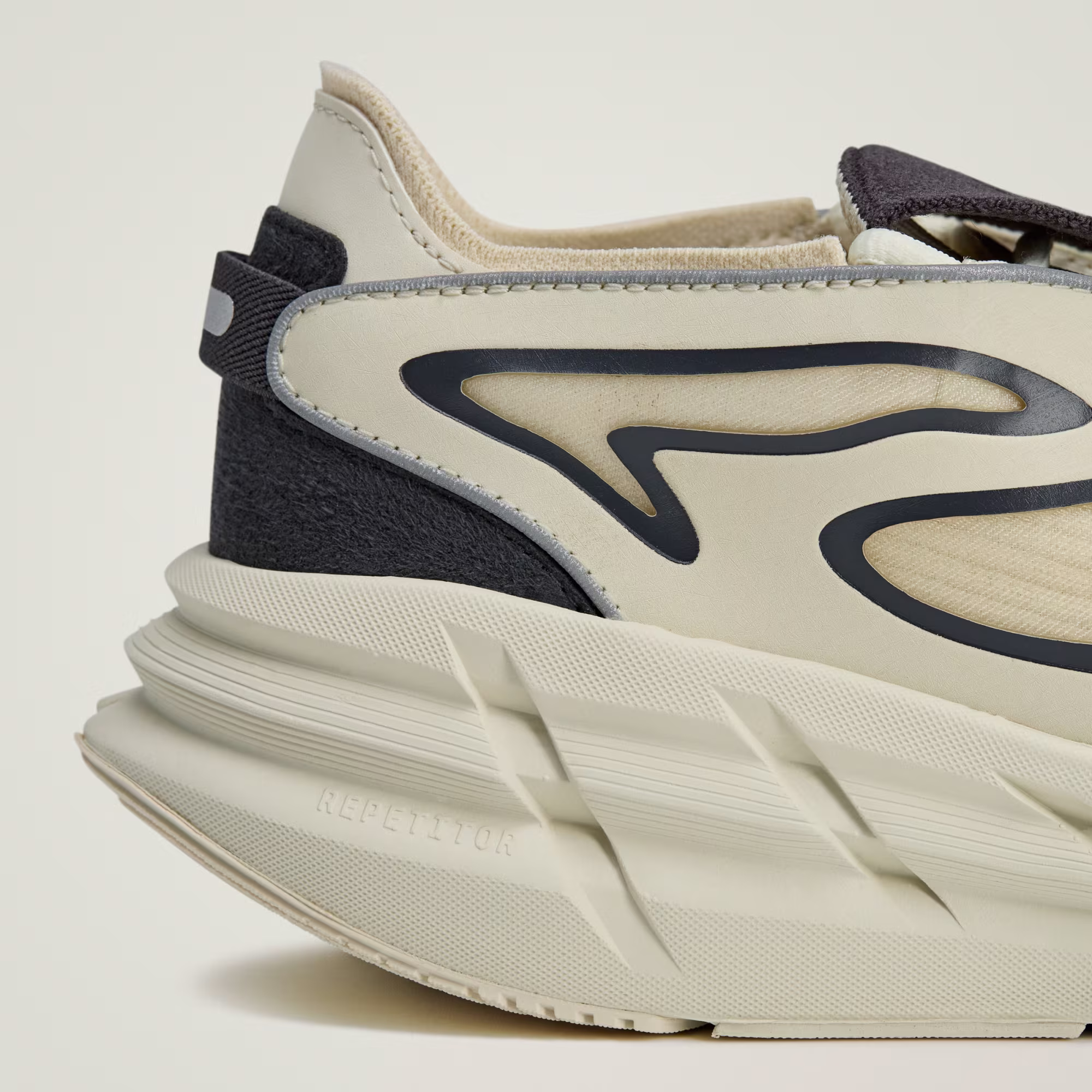 Adidas ქალის სპორტული ფეხსაცმელი