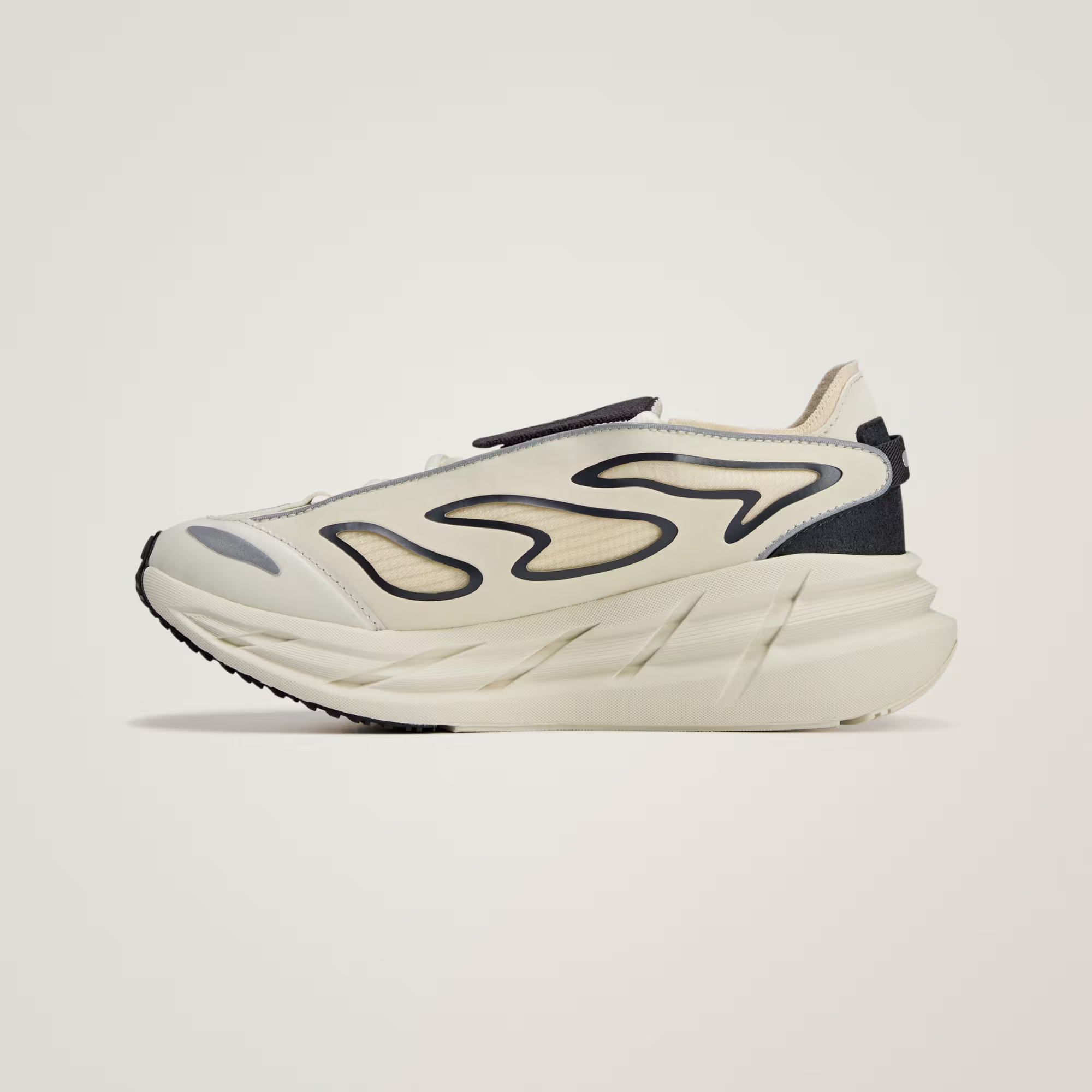 Adidas ქალის სპორტული ფეხსაცმელი