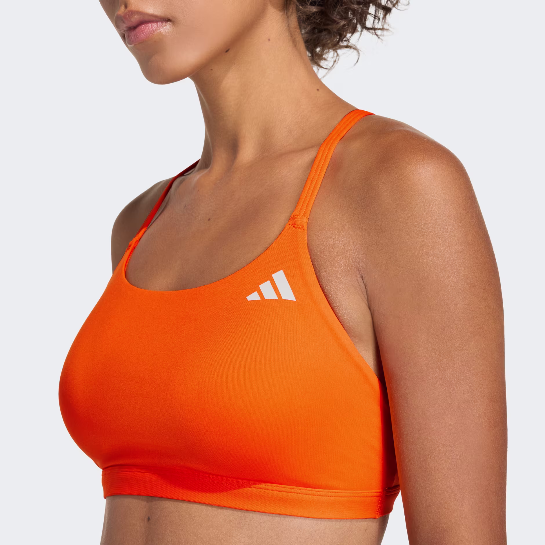 Adidas ქალის მაისური