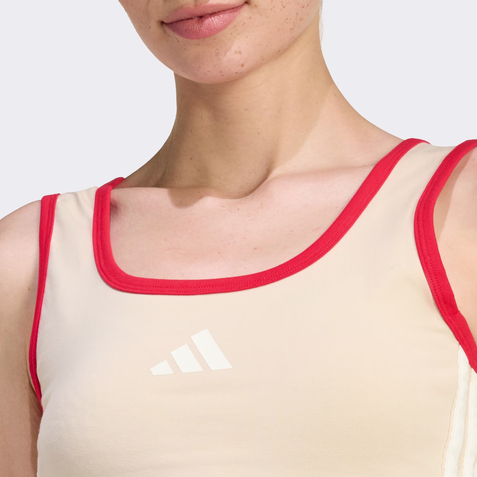 Adidas ქალის მაისური
