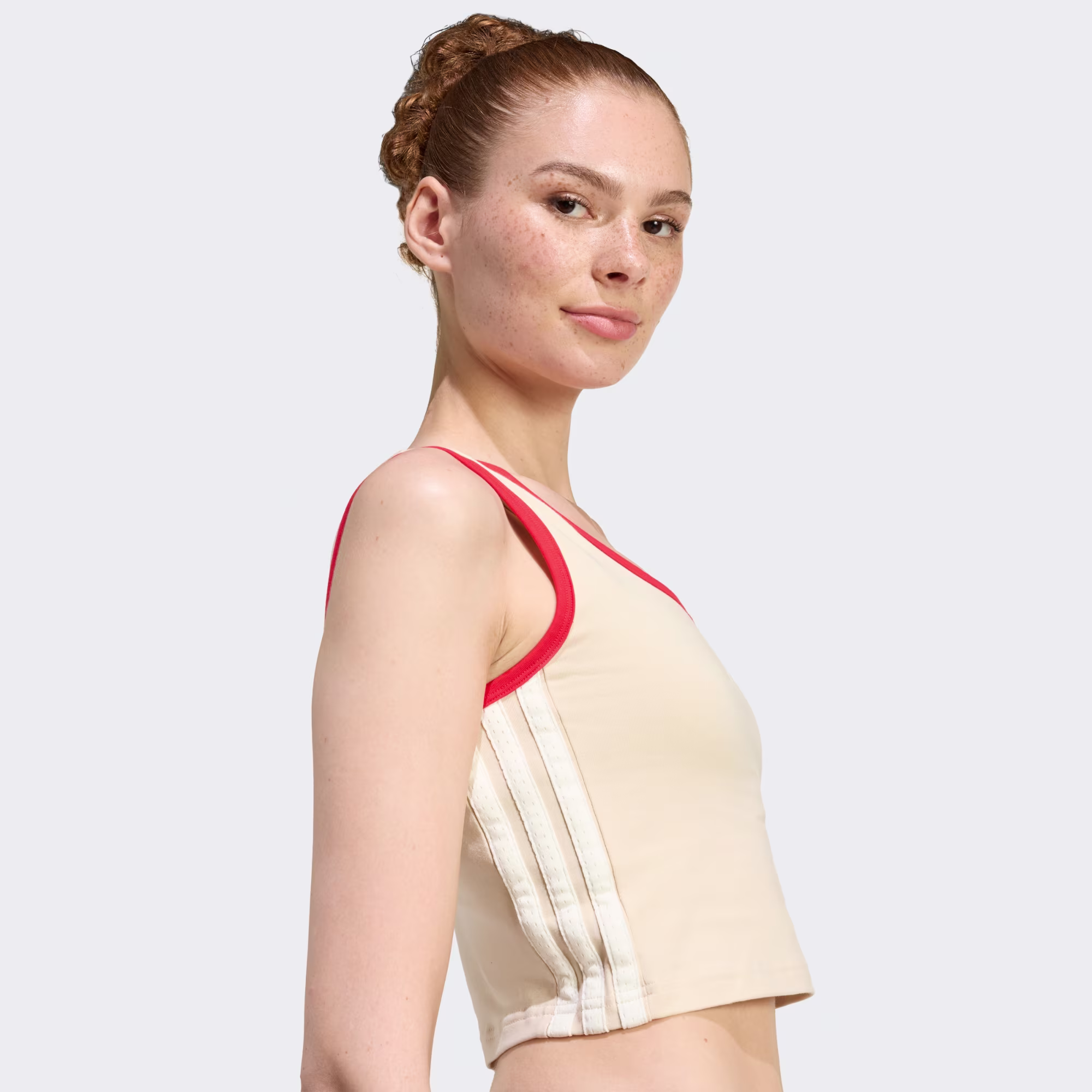 Adidas ქალის მაისური