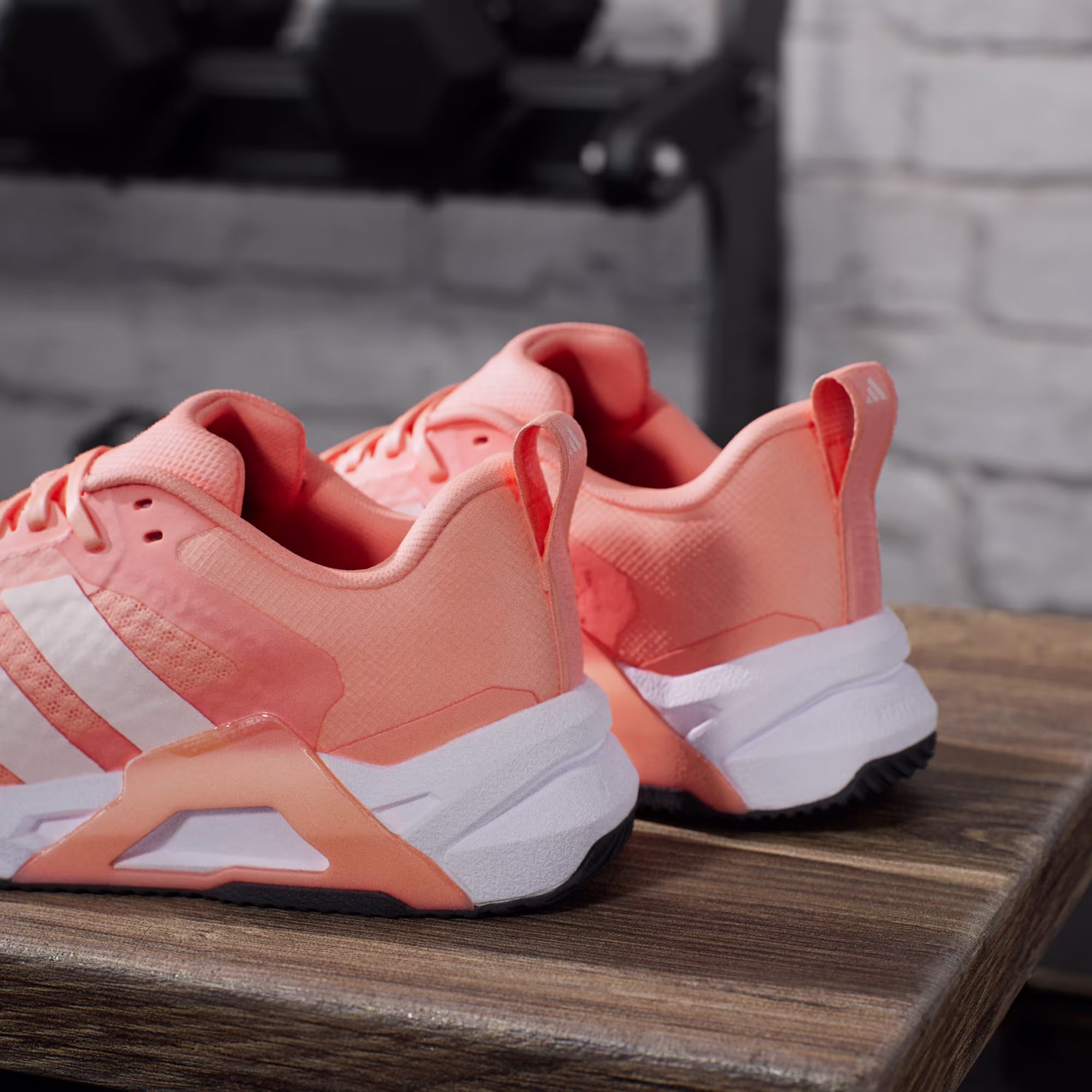 Adidas ქალის სპორტული ფეხსაცმელი
