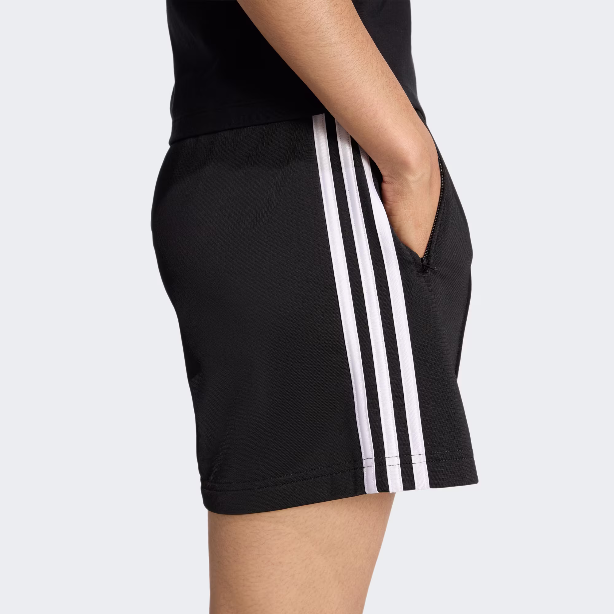 Adidas ქალის შორტი