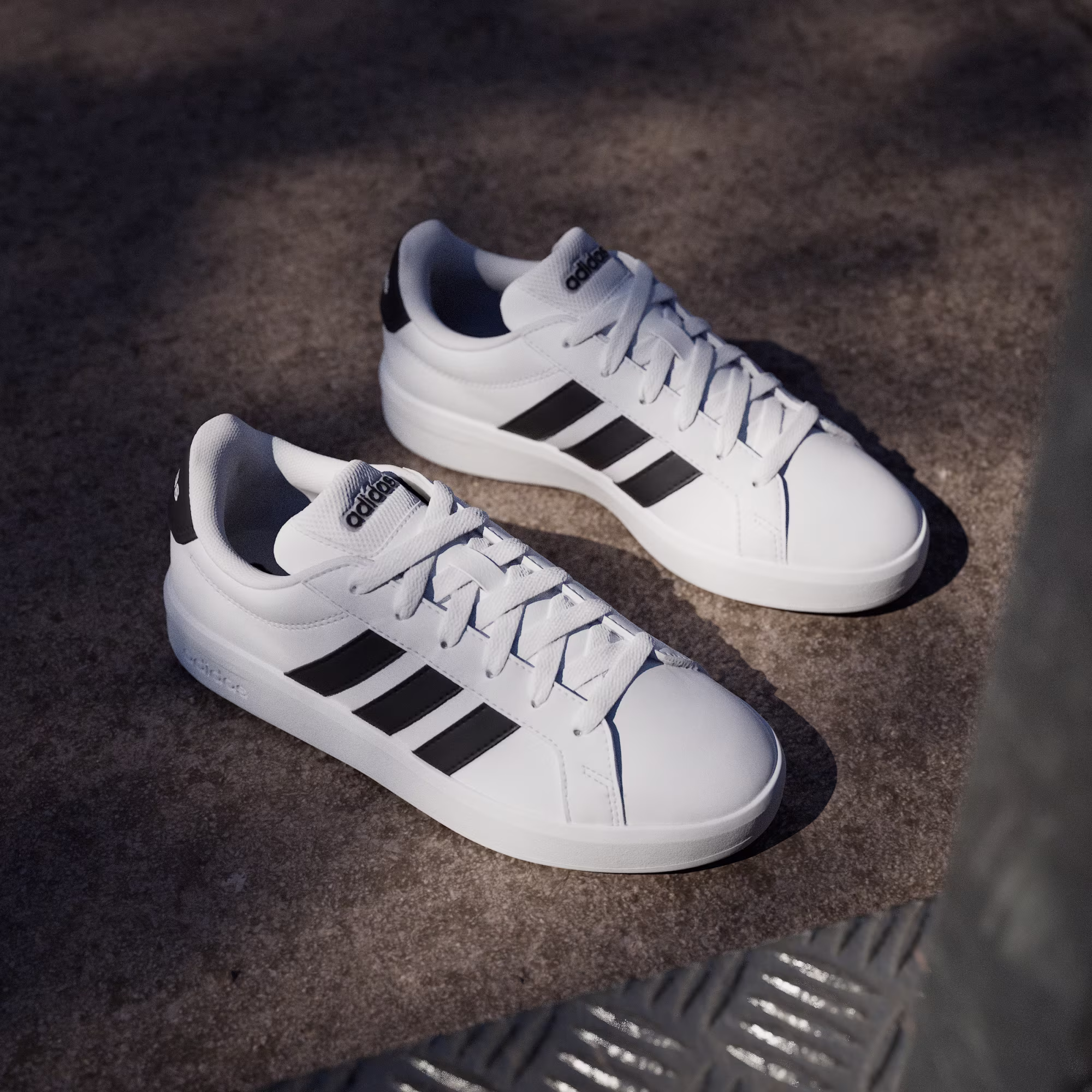 Adidas ბავშვის სპორტული ფეხსაცმელი