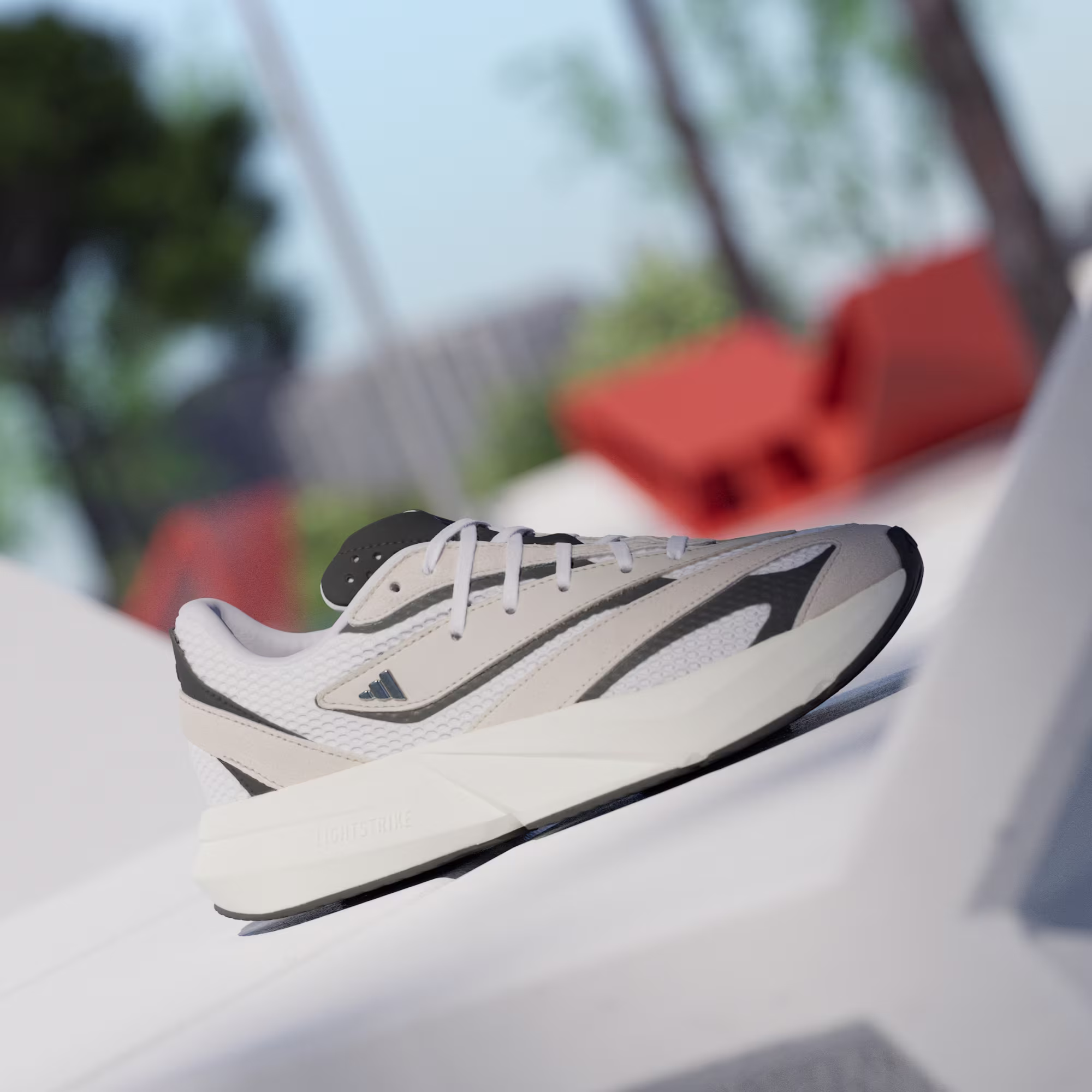 Adidas ქალის სპორტული ფეხსაცმელი LIGHTSTRIDE