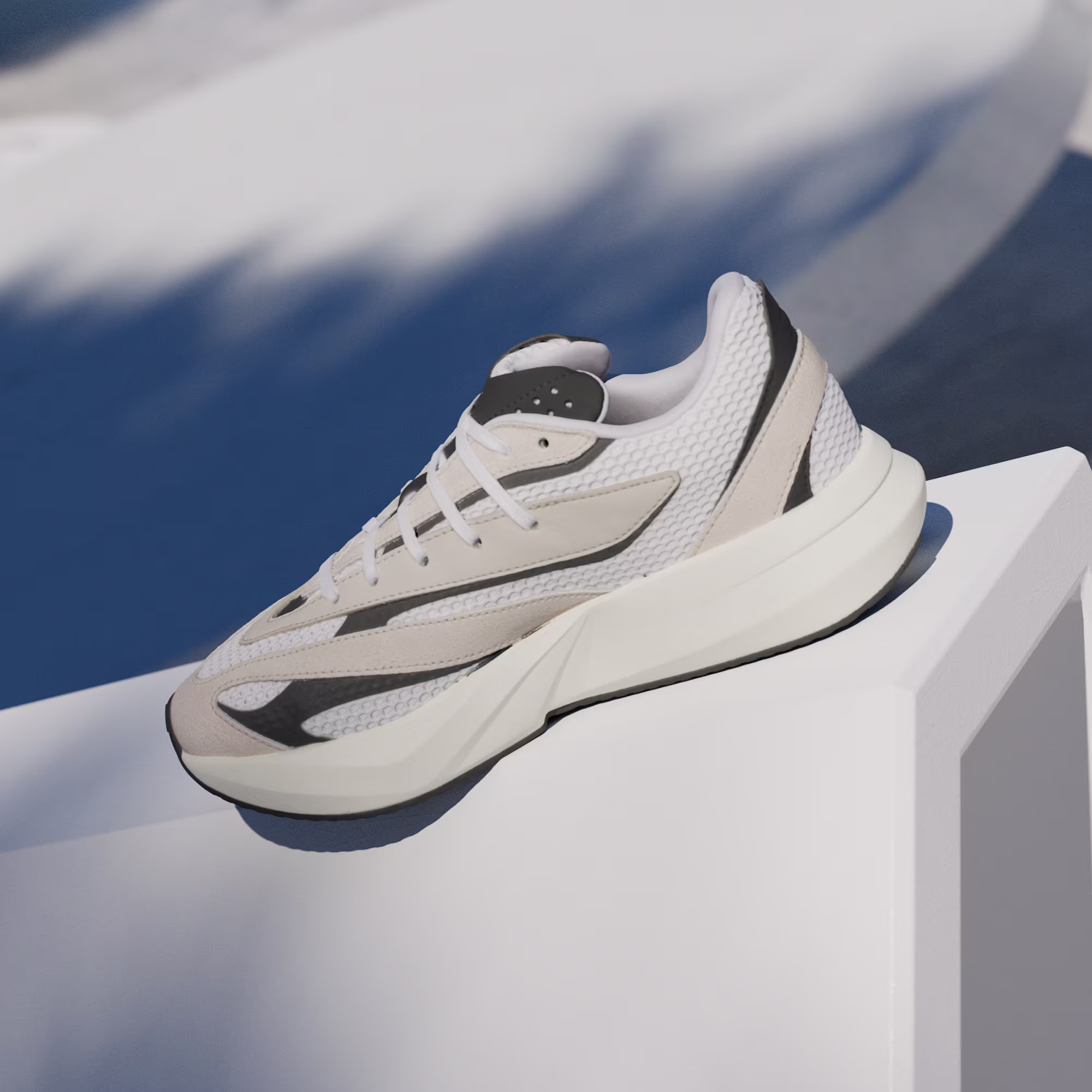 Adidas ქალის სპორტული ფეხსაცმელი LIGHTSTRIDE