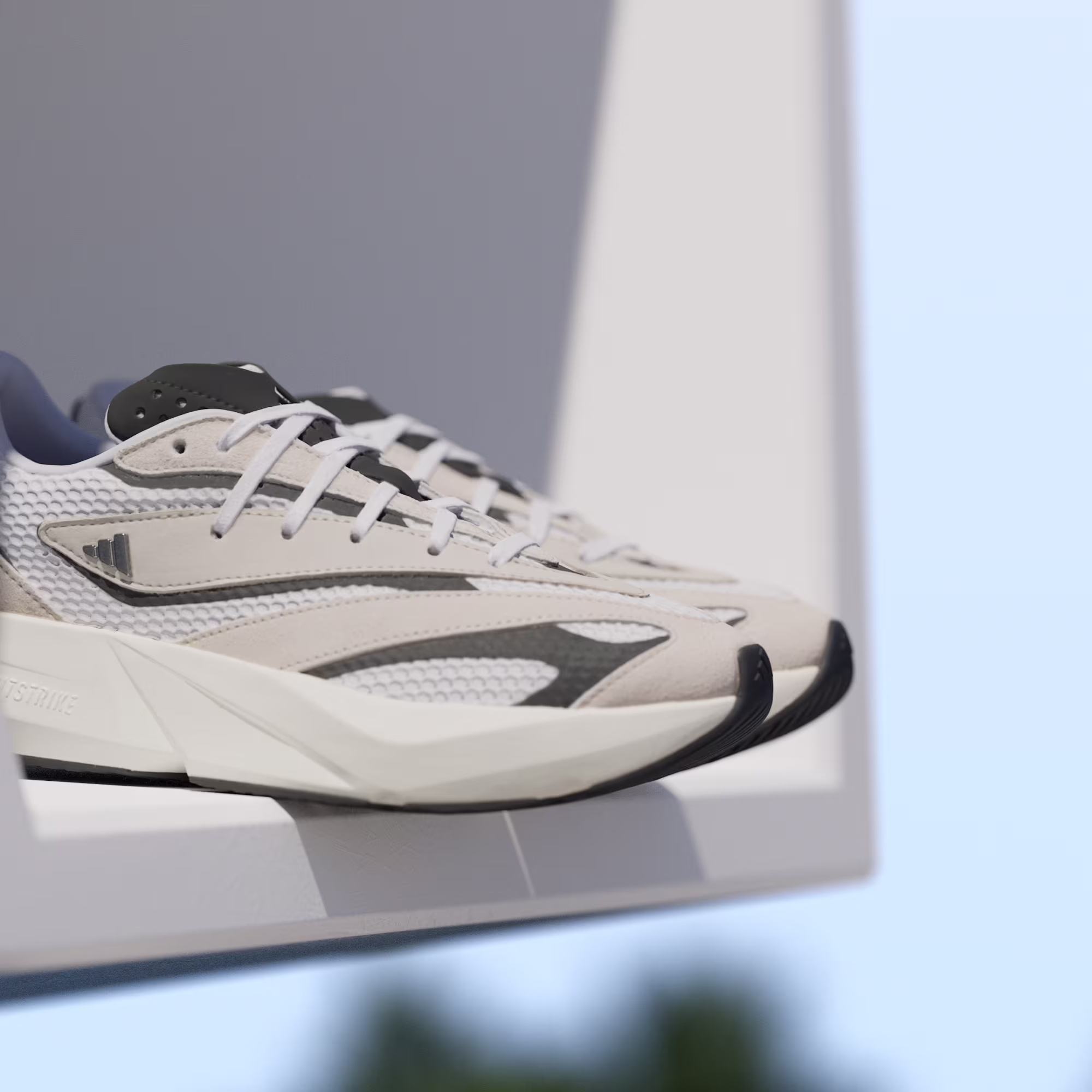 Adidas ქალის სპორტული ფეხსაცმელი LIGHTSTRIDE