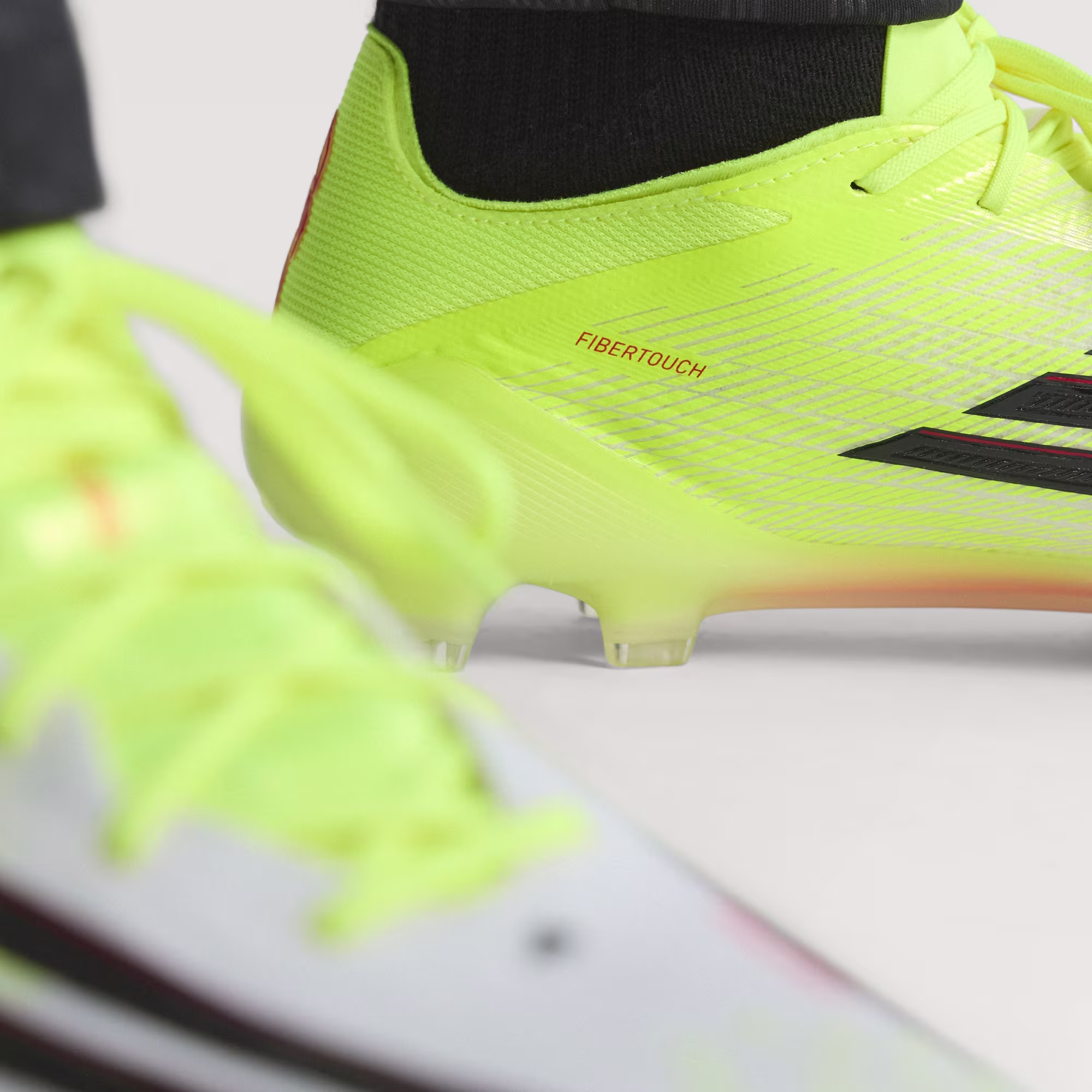 Adidas მამაკაცის სპორტული ფეხსაცმელი