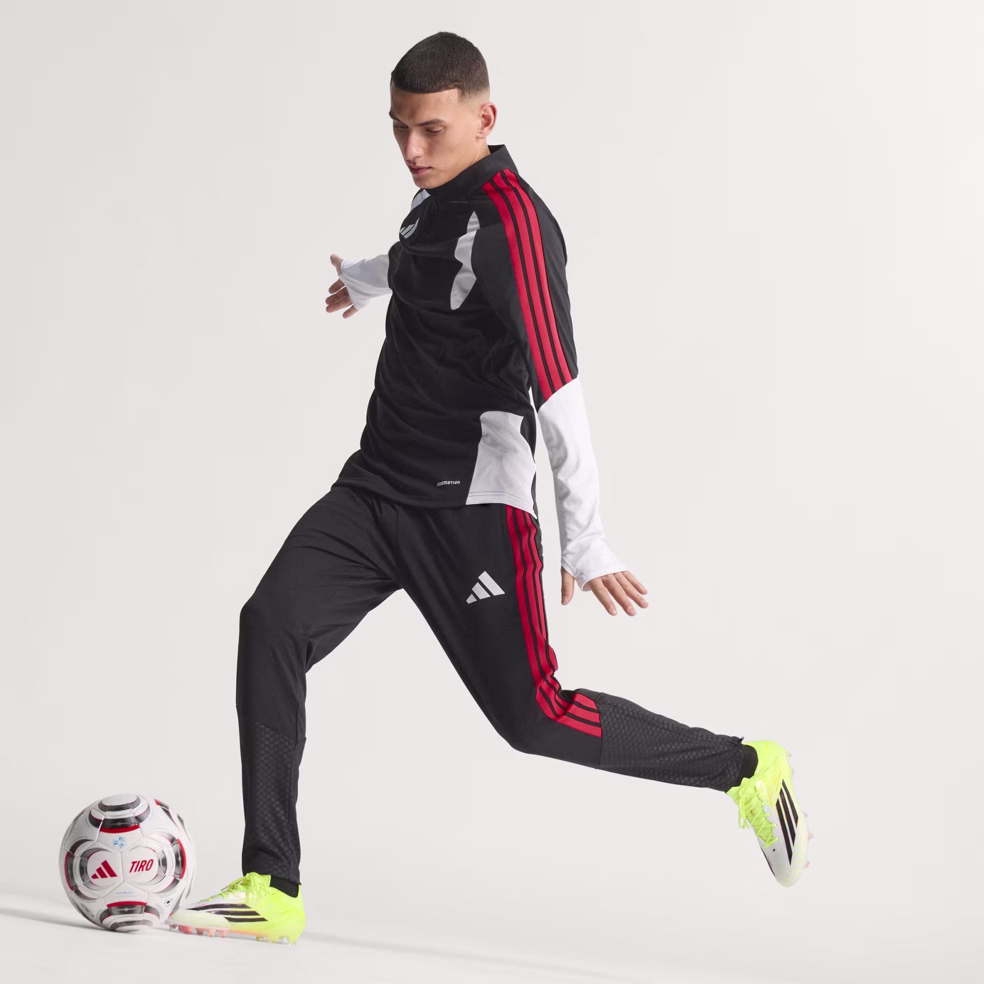 Adidas მამაკაცის სპორტული ფეხსაცმელი