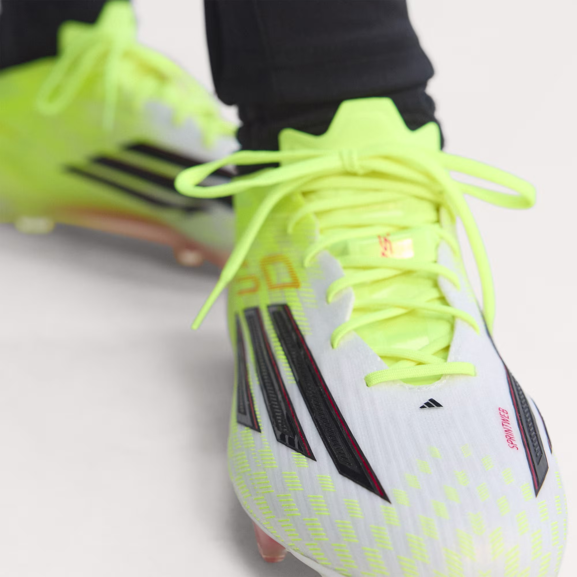 Adidas მამაკაცის სპორტული ფეხსაცმელი