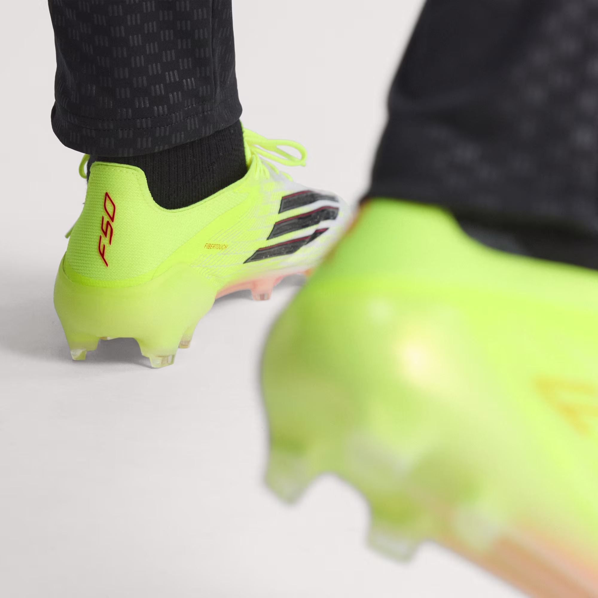 Adidas მამაკაცის სპორტული ფეხსაცმელი
