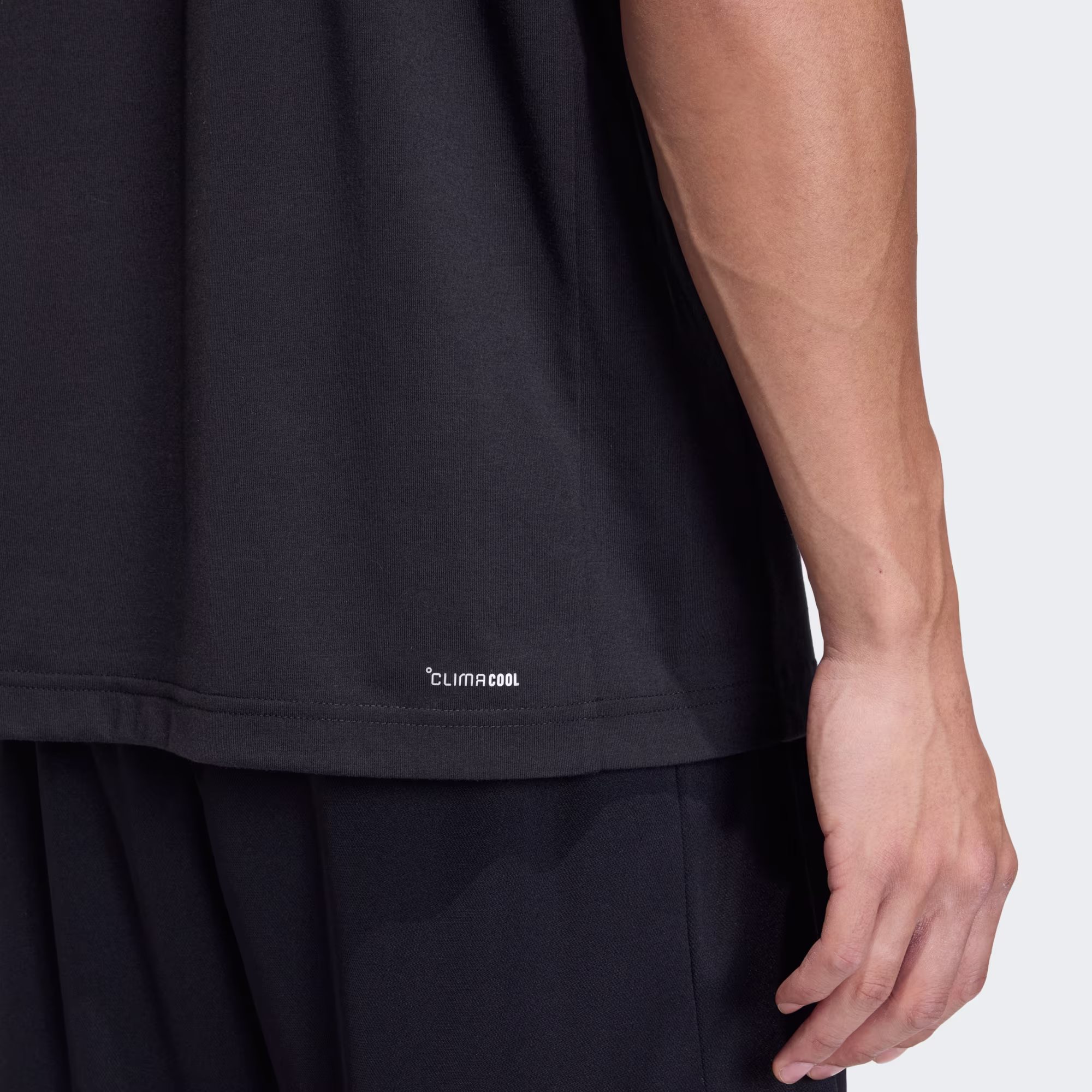 Adidas მამაკაცის მაისური