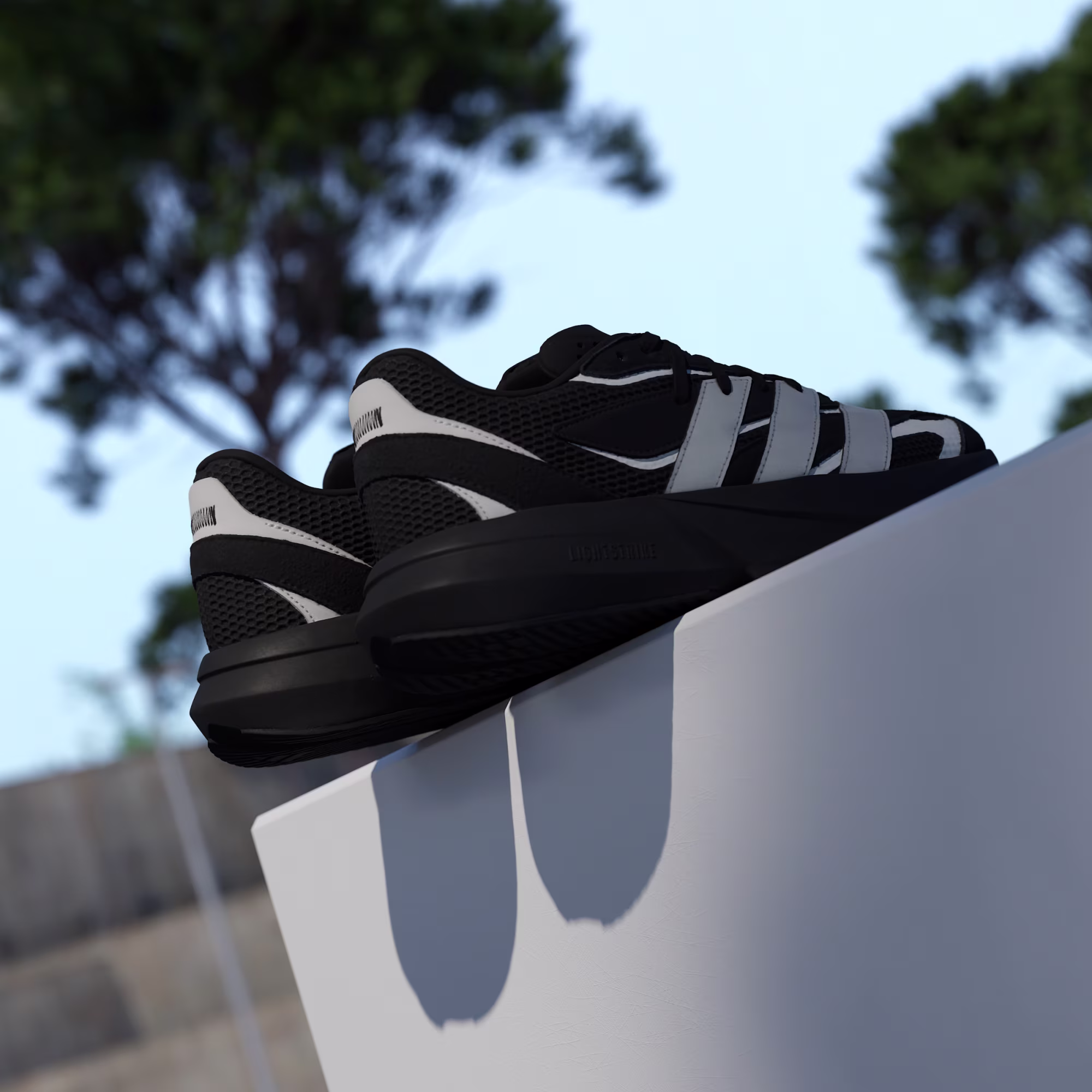 Adidas მამაკაცის სპორტული ფეხსაცმელი