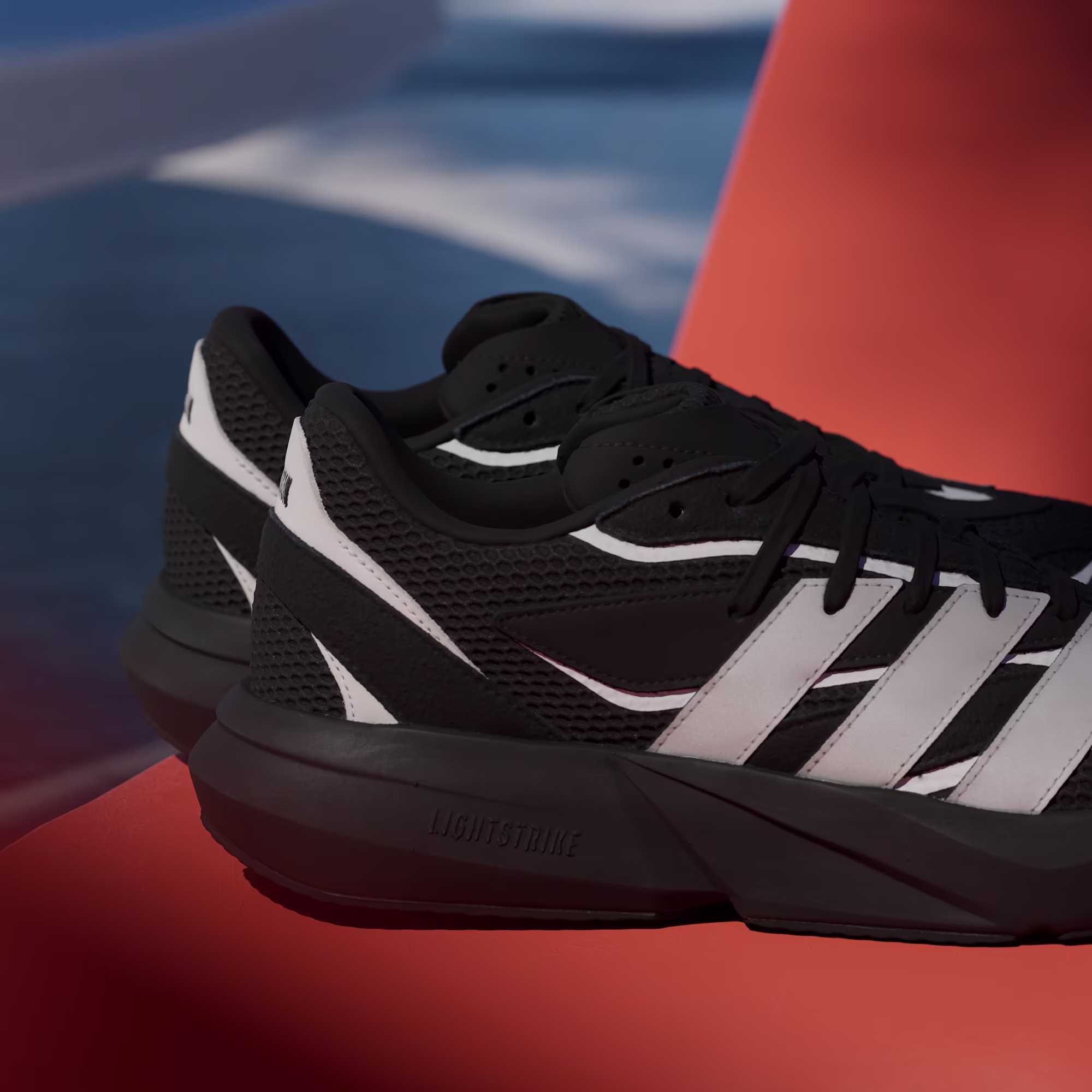 Adidas მამაკაცის სპორტული ფეხსაცმელი