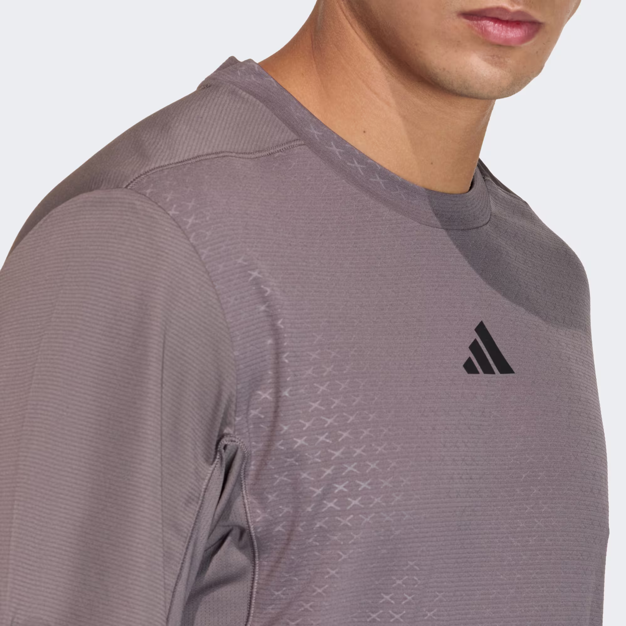 Adidas მამაკაცის მაისური