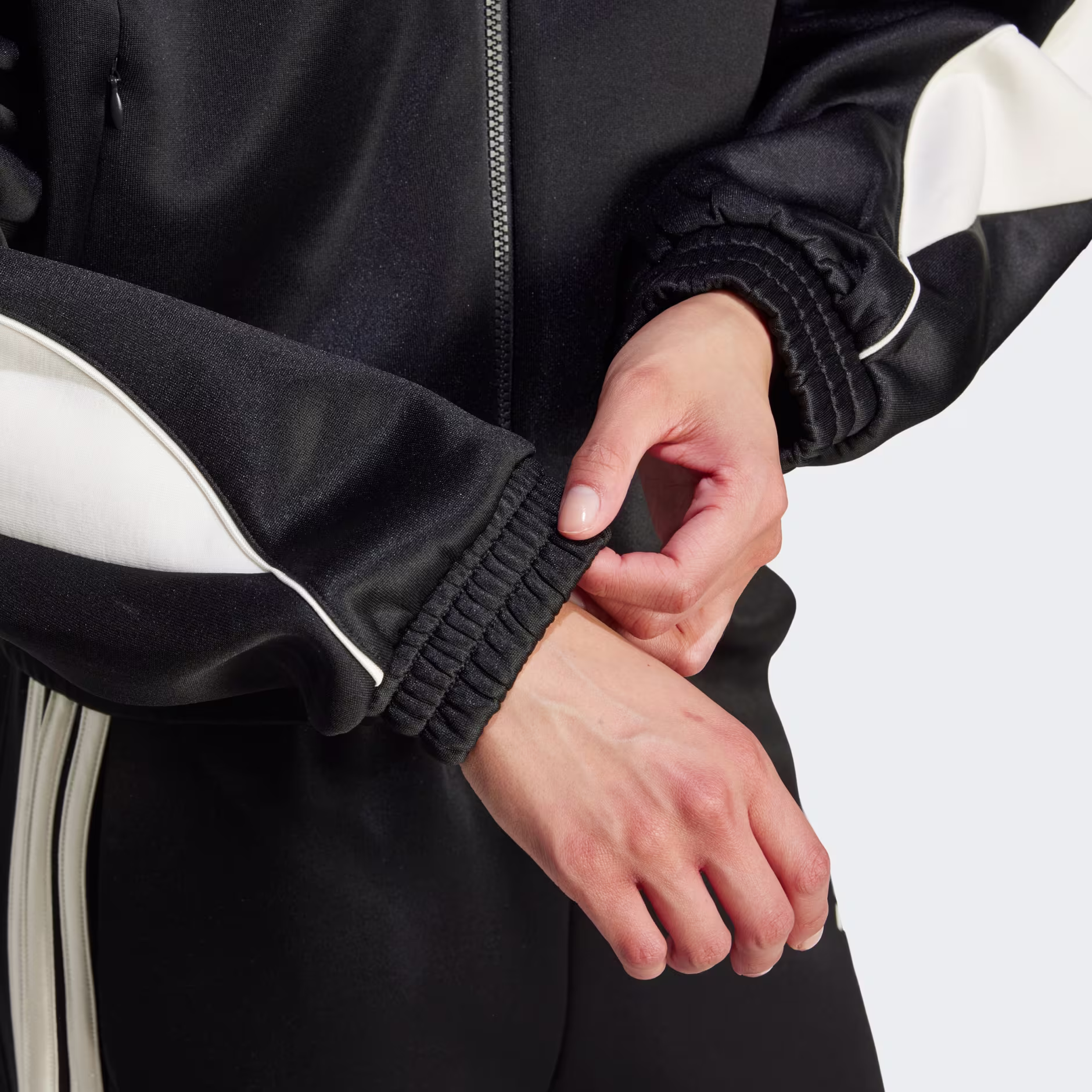Adidas ქალის ჯემპრი