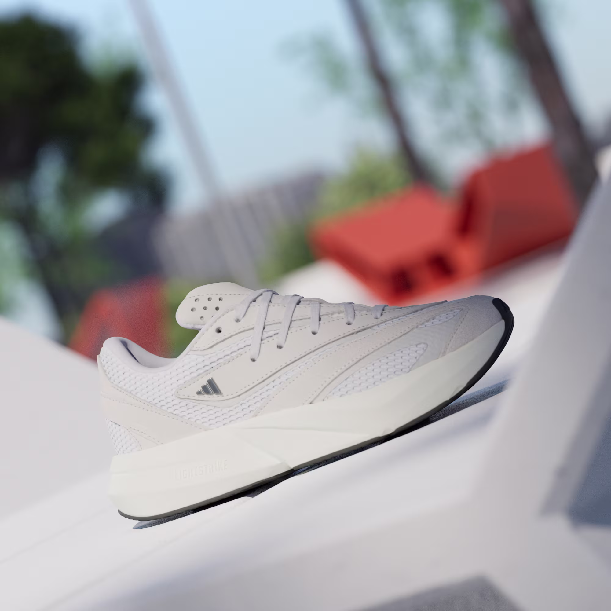 Adidas ქალის სპორტული ფეხსაცმელი LIGHTSTRIDE