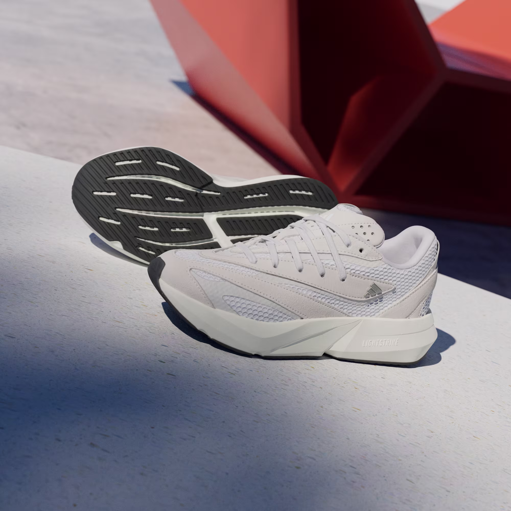 Adidas ქალის სპორტული ფეხსაცმელი LIGHTSTRIDE