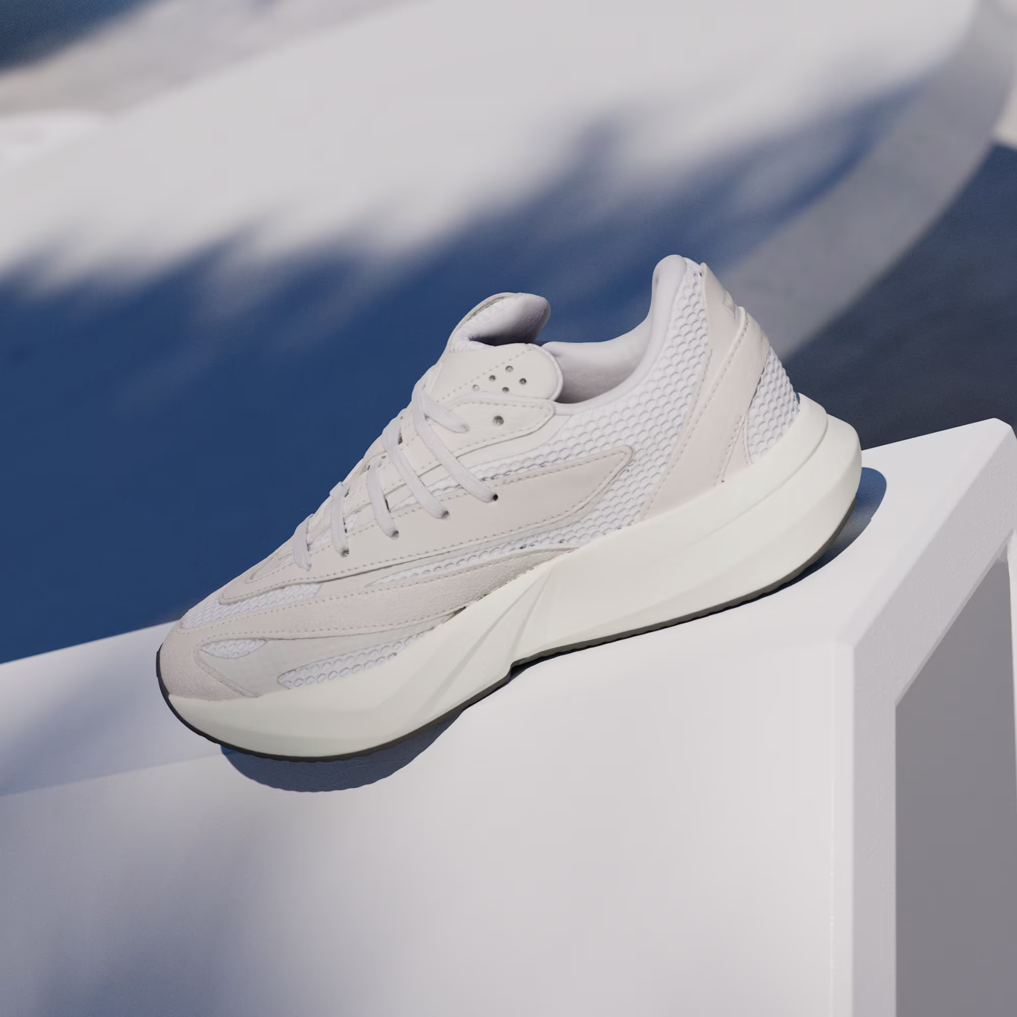 Adidas ქალის სპორტული ფეხსაცმელი LIGHTSTRIDE