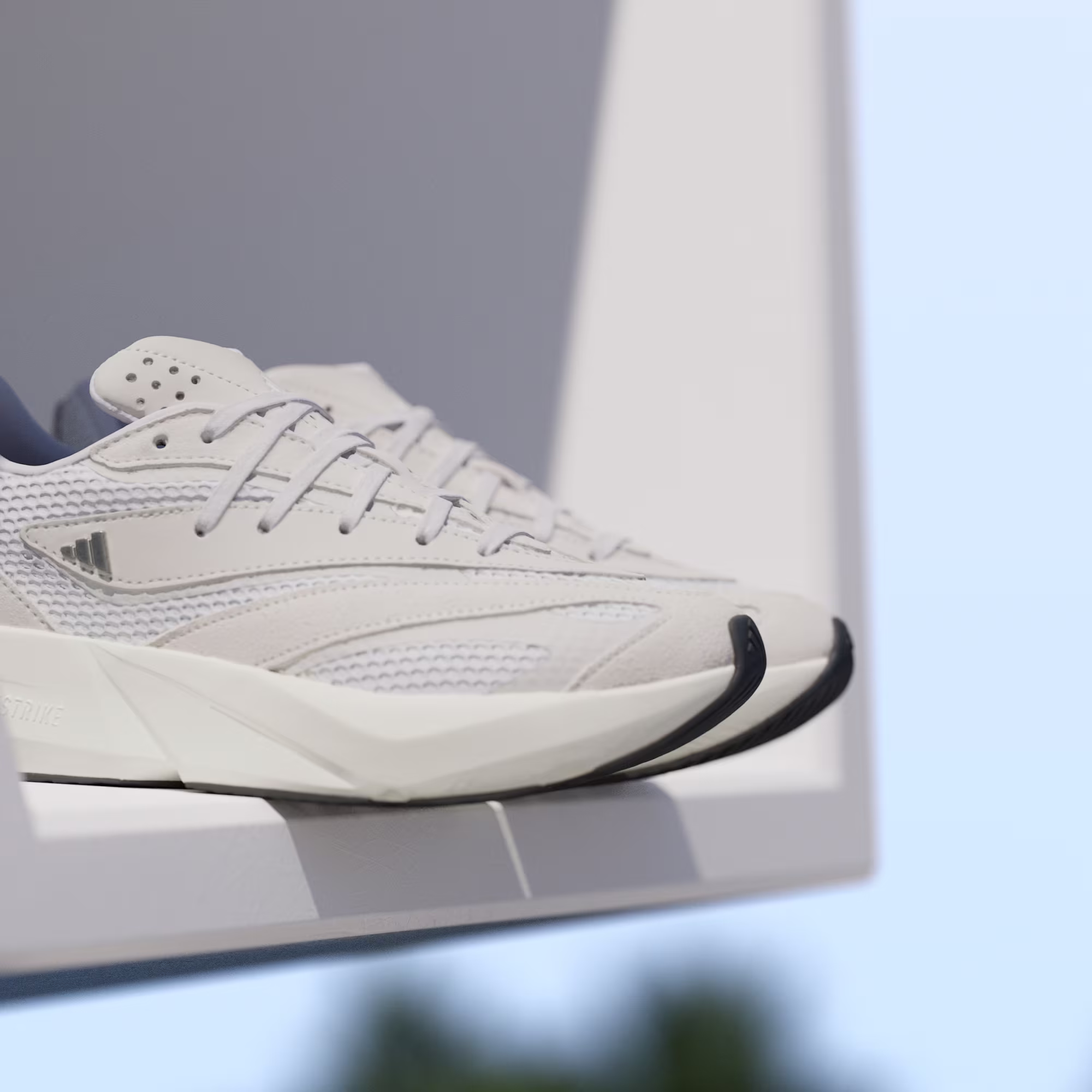 Adidas ქალის სპორტული ფეხსაცმელი LIGHTSTRIDE