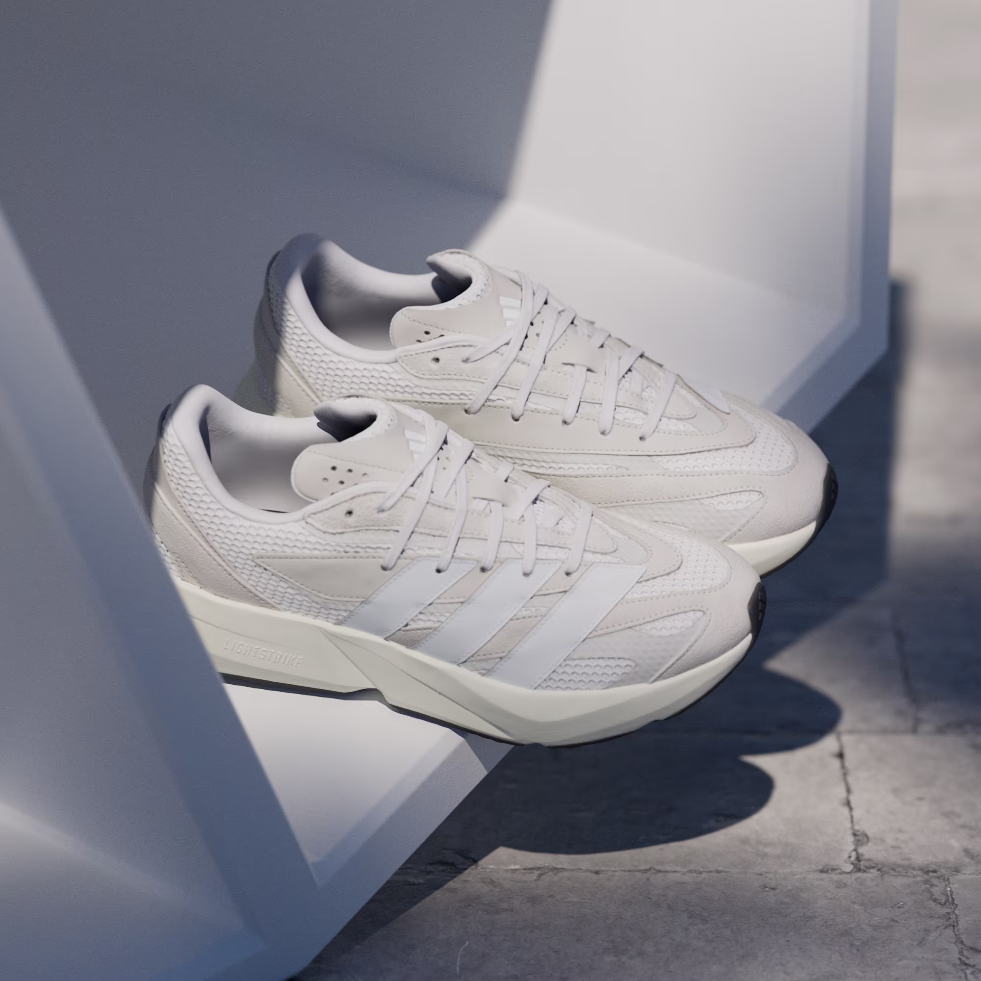 Adidas მამაკაცის სპორტული ფეხსაცმელი