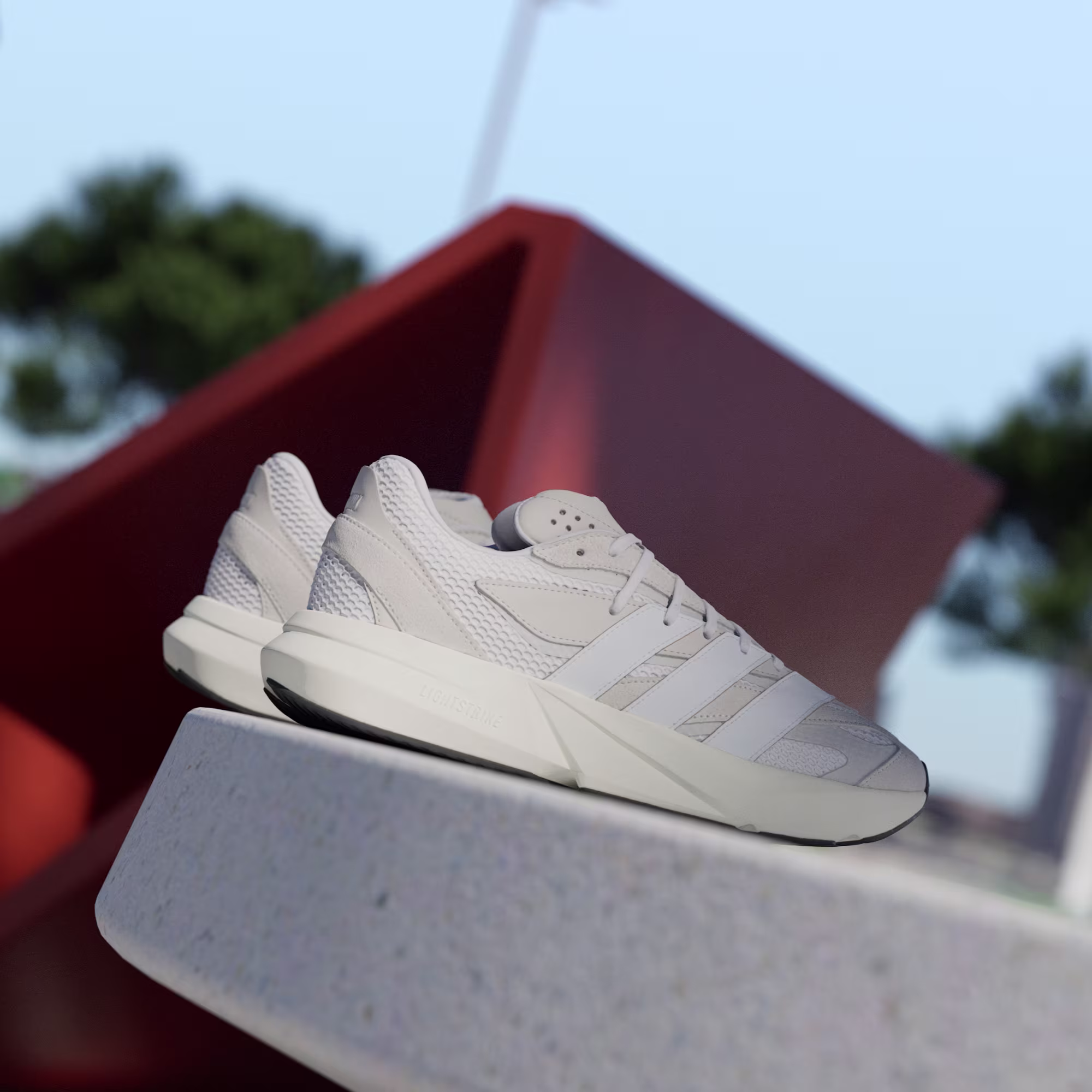 Adidas მამაკაცის სპორტული ფეხსაცმელი