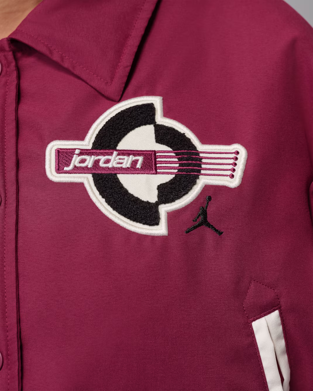 Nike ქალის ქურთუკი