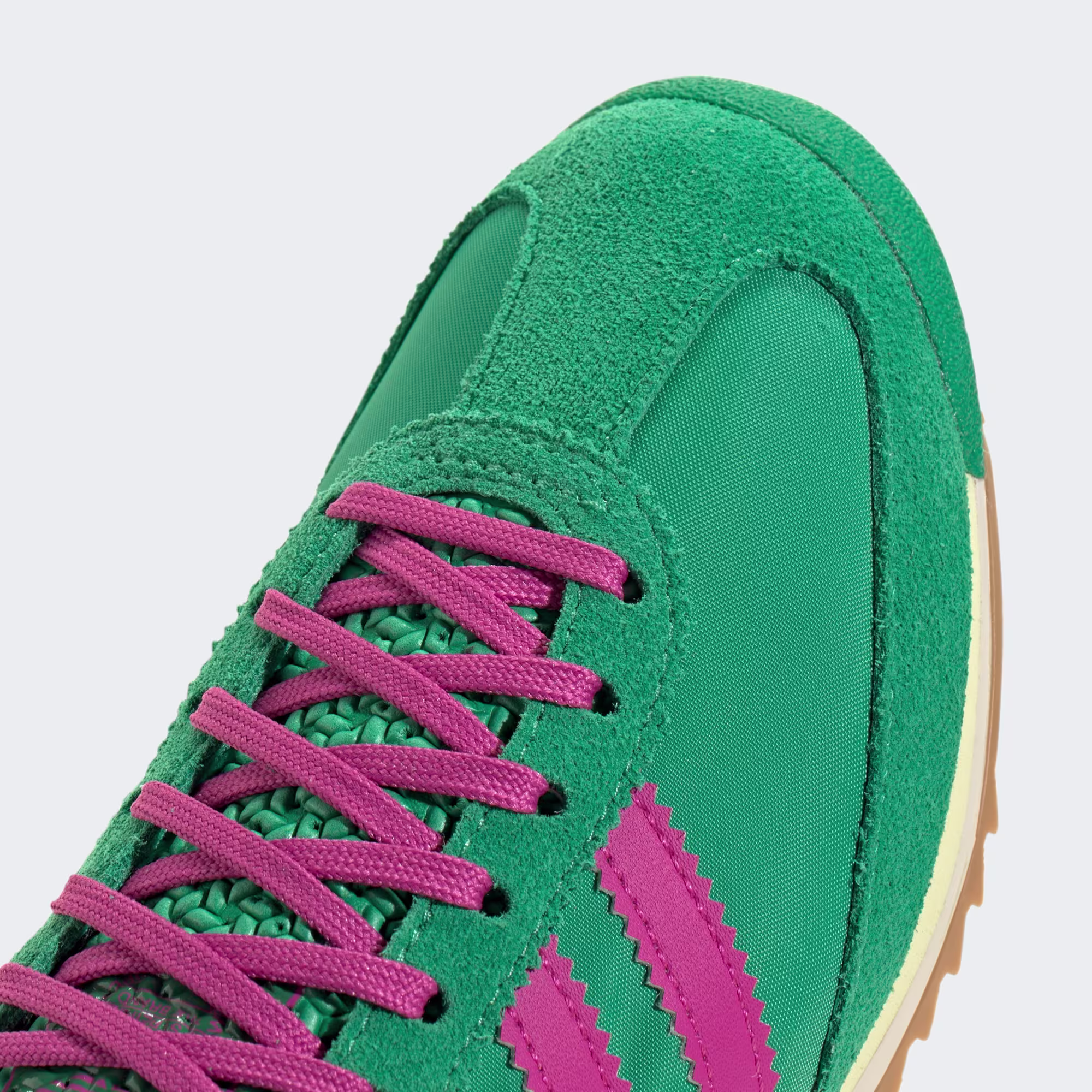 Adidas ქალის სპორტული ფეხსაცმელი