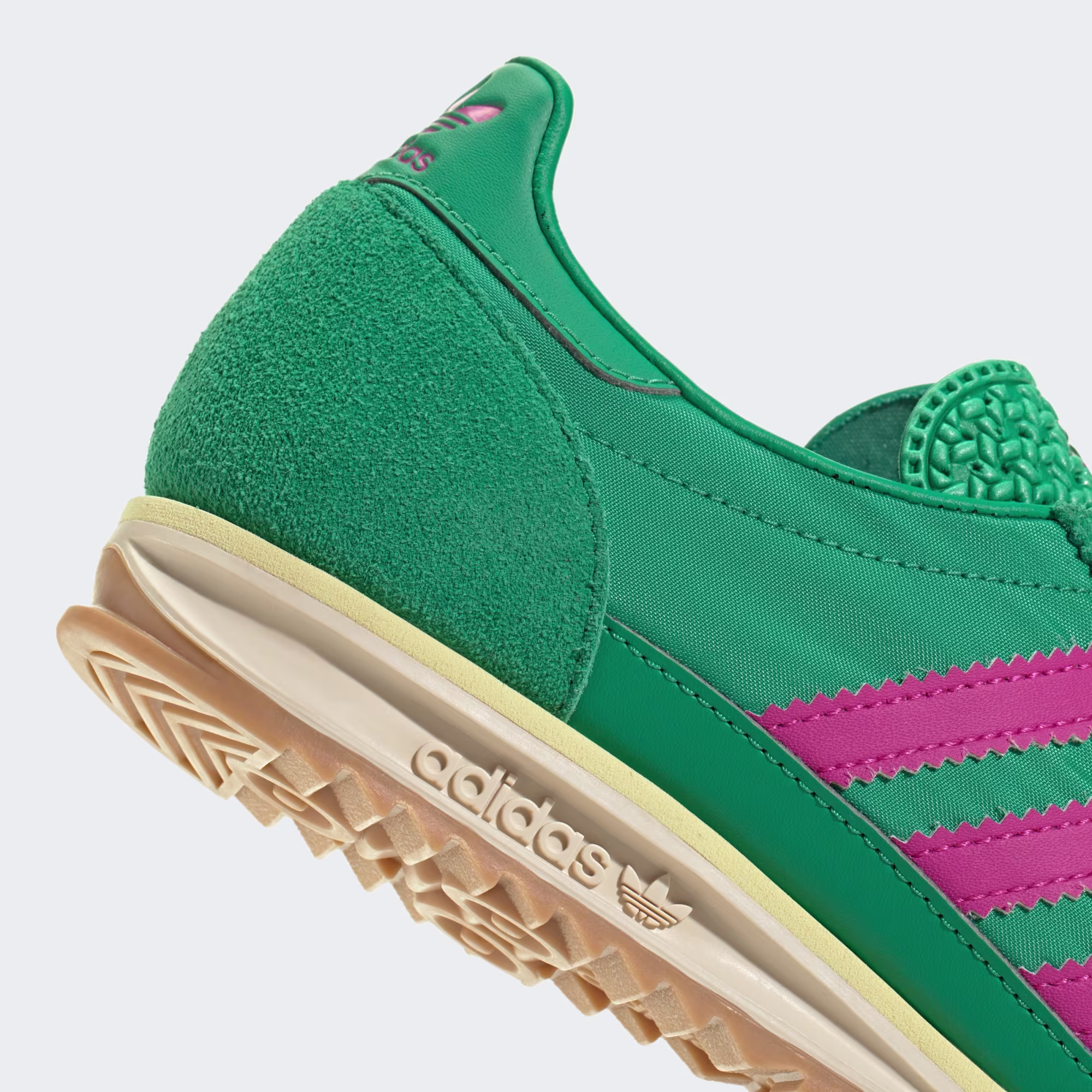 Adidas ქალის სპორტული ფეხსაცმელი