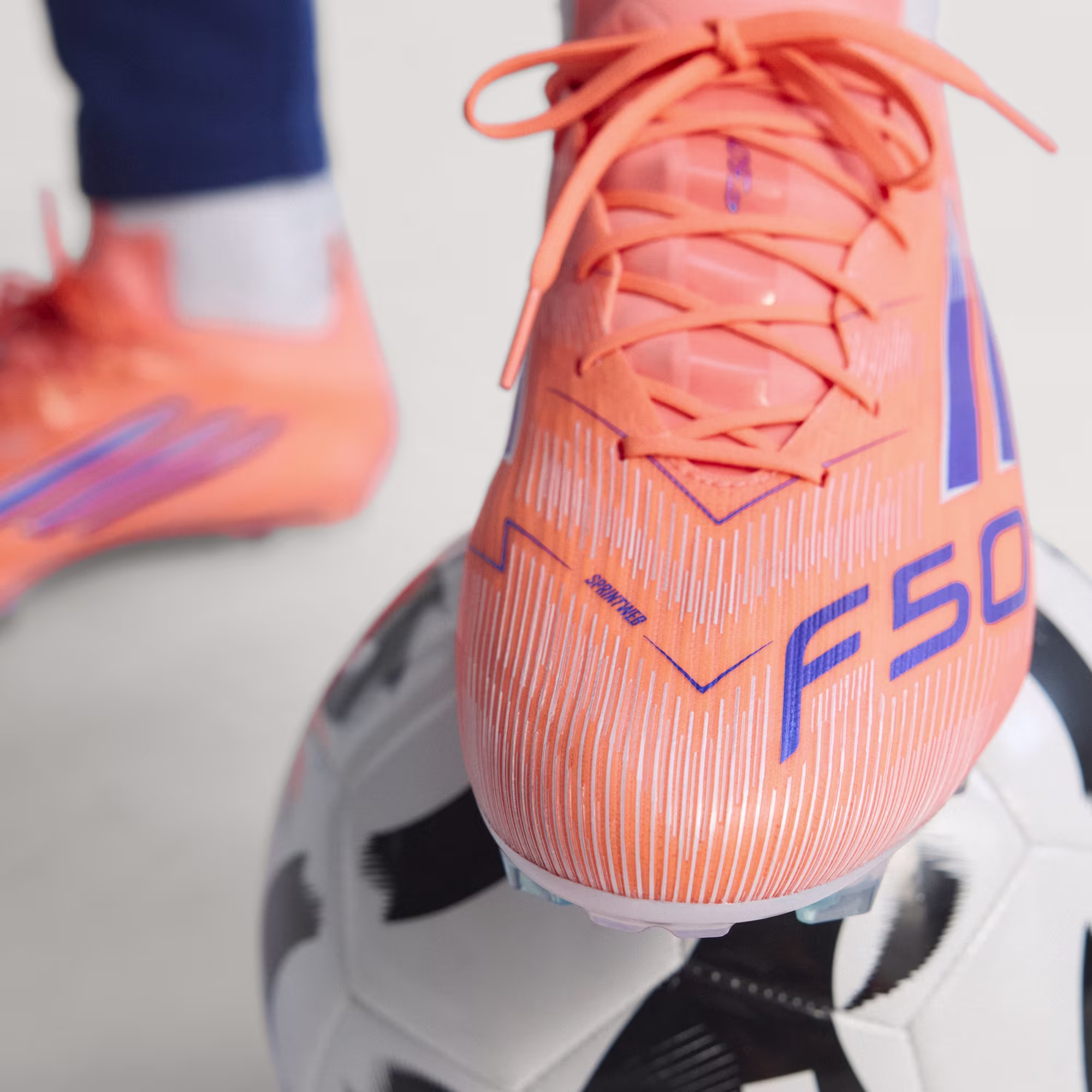 Adidas მამაკაცის სპორტული ფეხსაცმელი