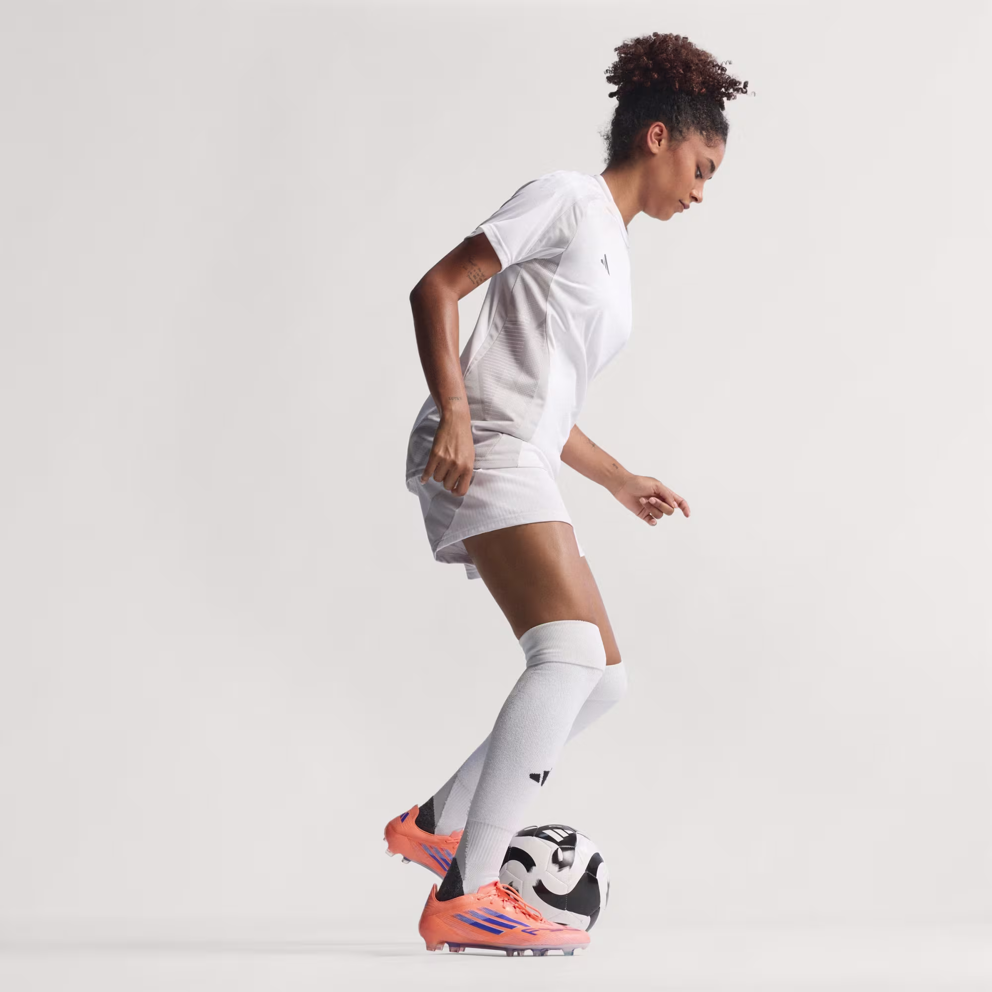 Adidas მამაკაცის სპორტული ფეხსაცმელი