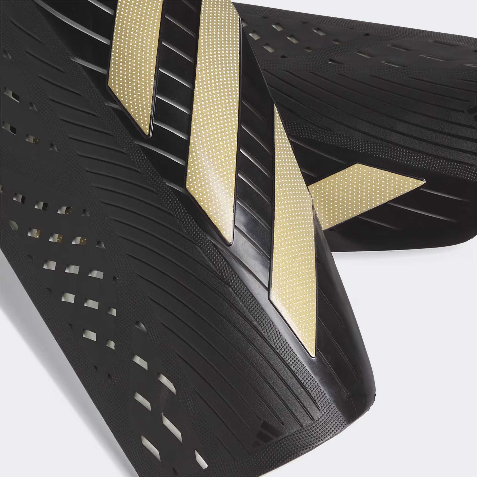 Adidas წვივის დამცავი TIRO SG CLB