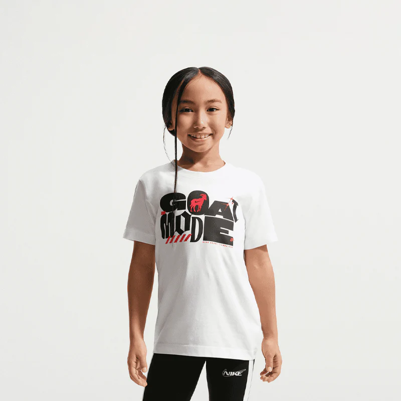 Nike ბავშვის მაისური K NSW TEE GOAT MODE