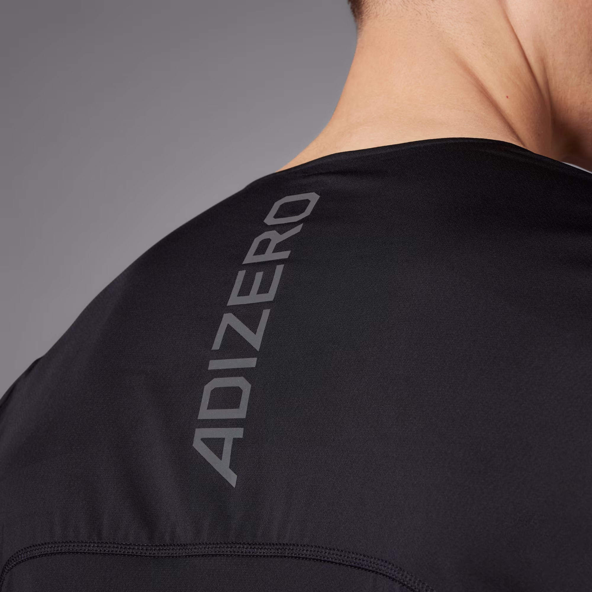 Adidas მამაკაცის მაისური ADIZERO TEE