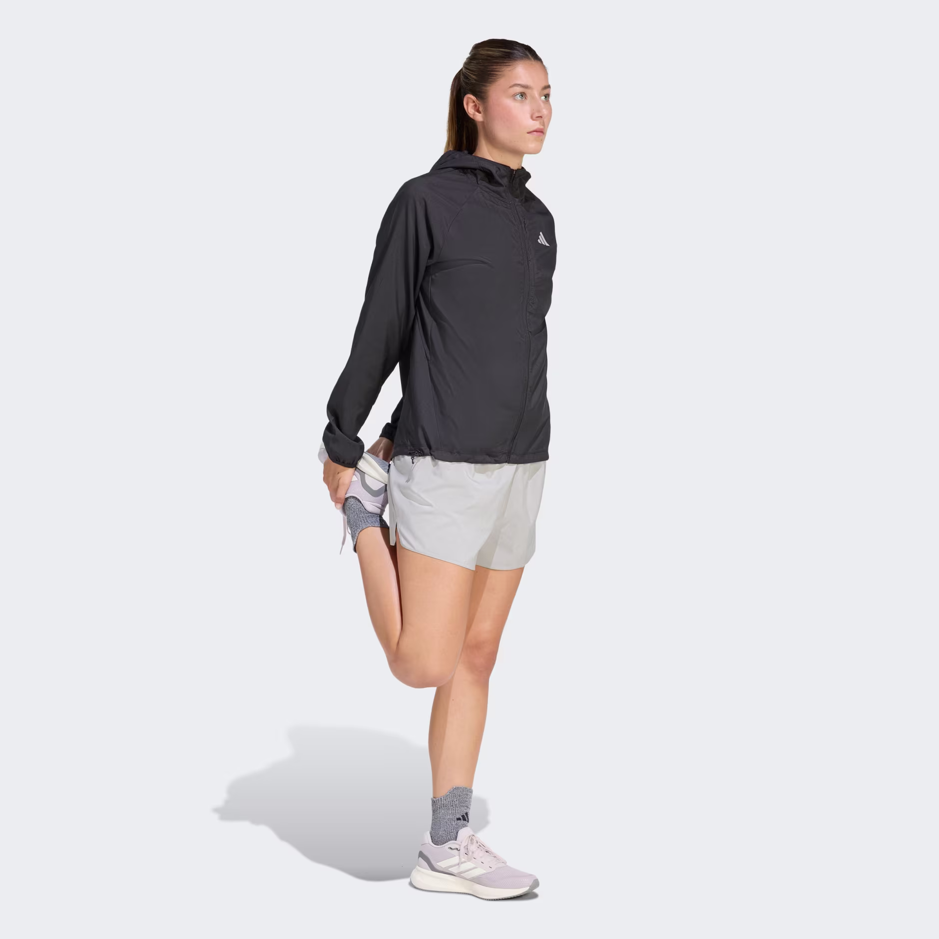Adidas ქალის  ქურთუკი Run Ess JKT W