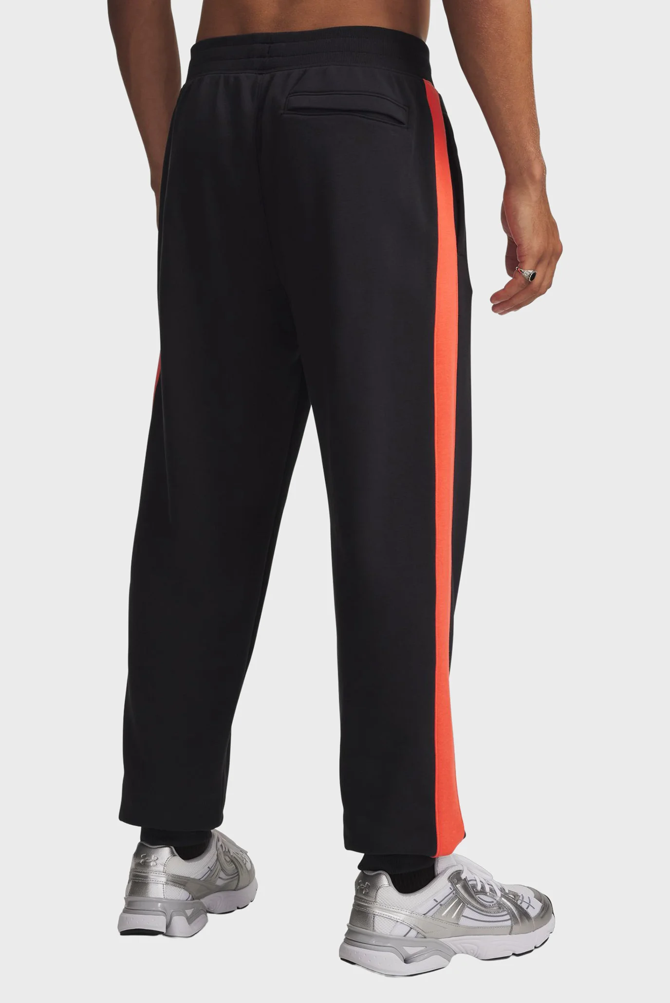 Under Armour მამაკაცის სპორტული შარვალი