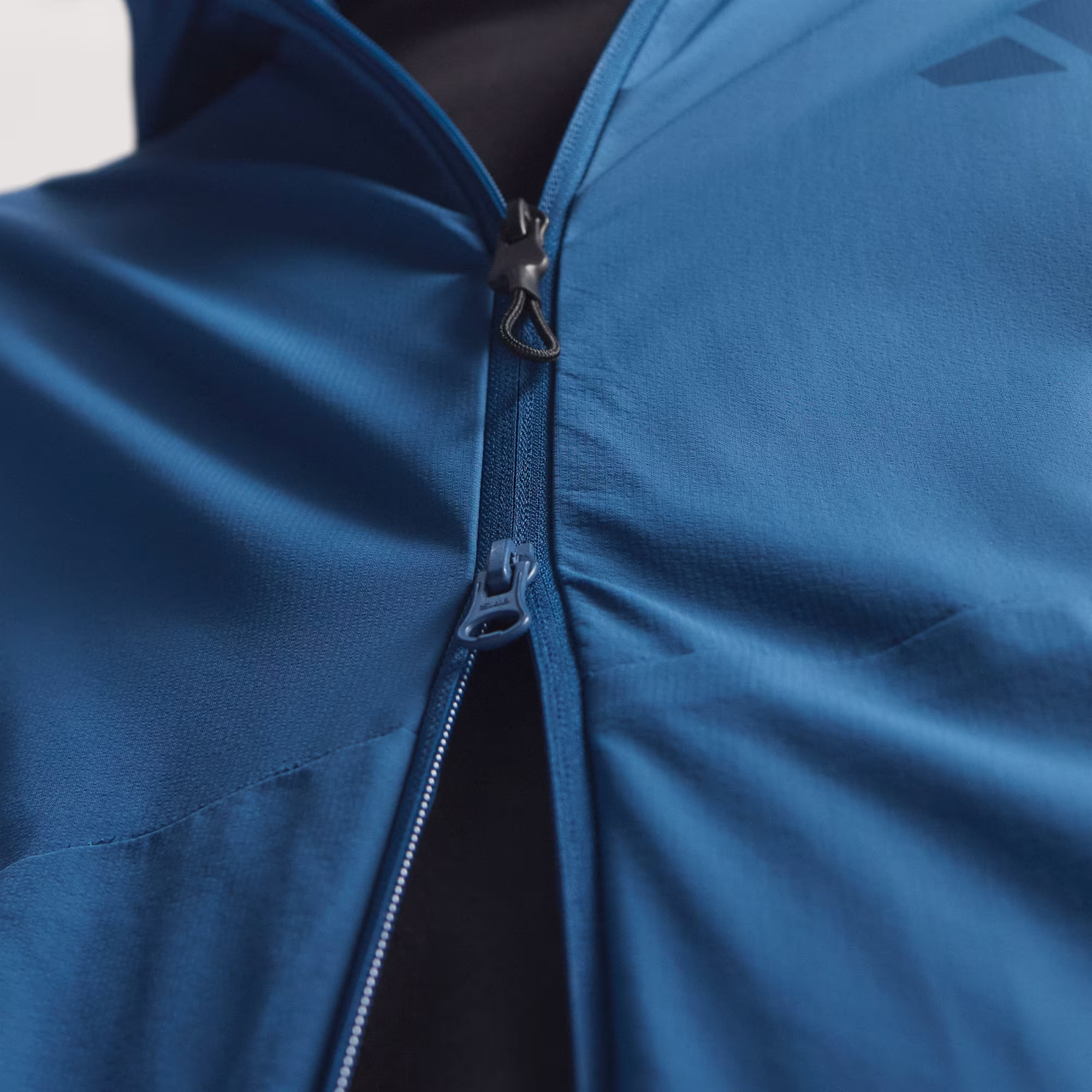 Adidas მამაკაცის ჯემპრი M Z.N.E. WV TT