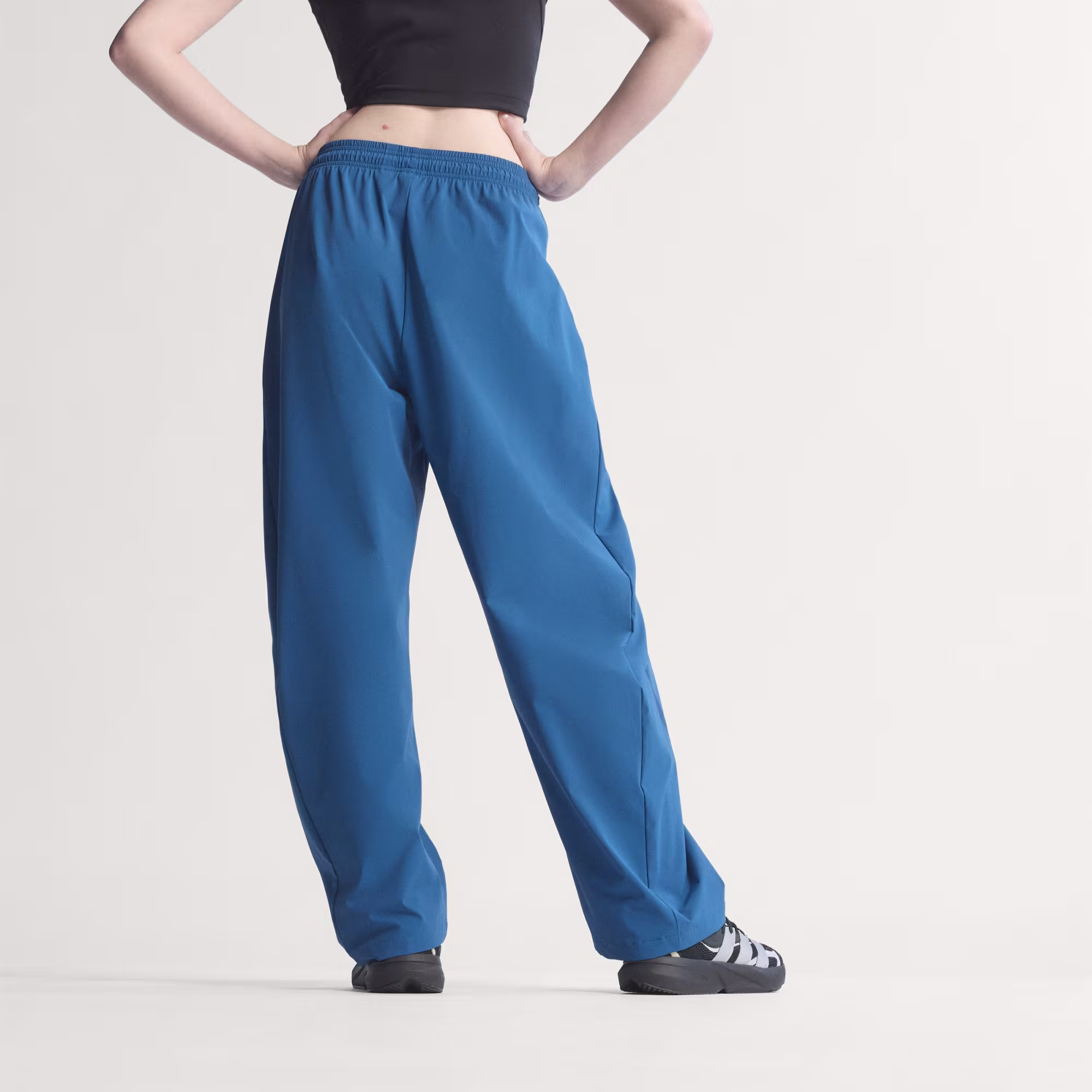 Adidas ქალის შარვალი W Z.N.E. WV PT
