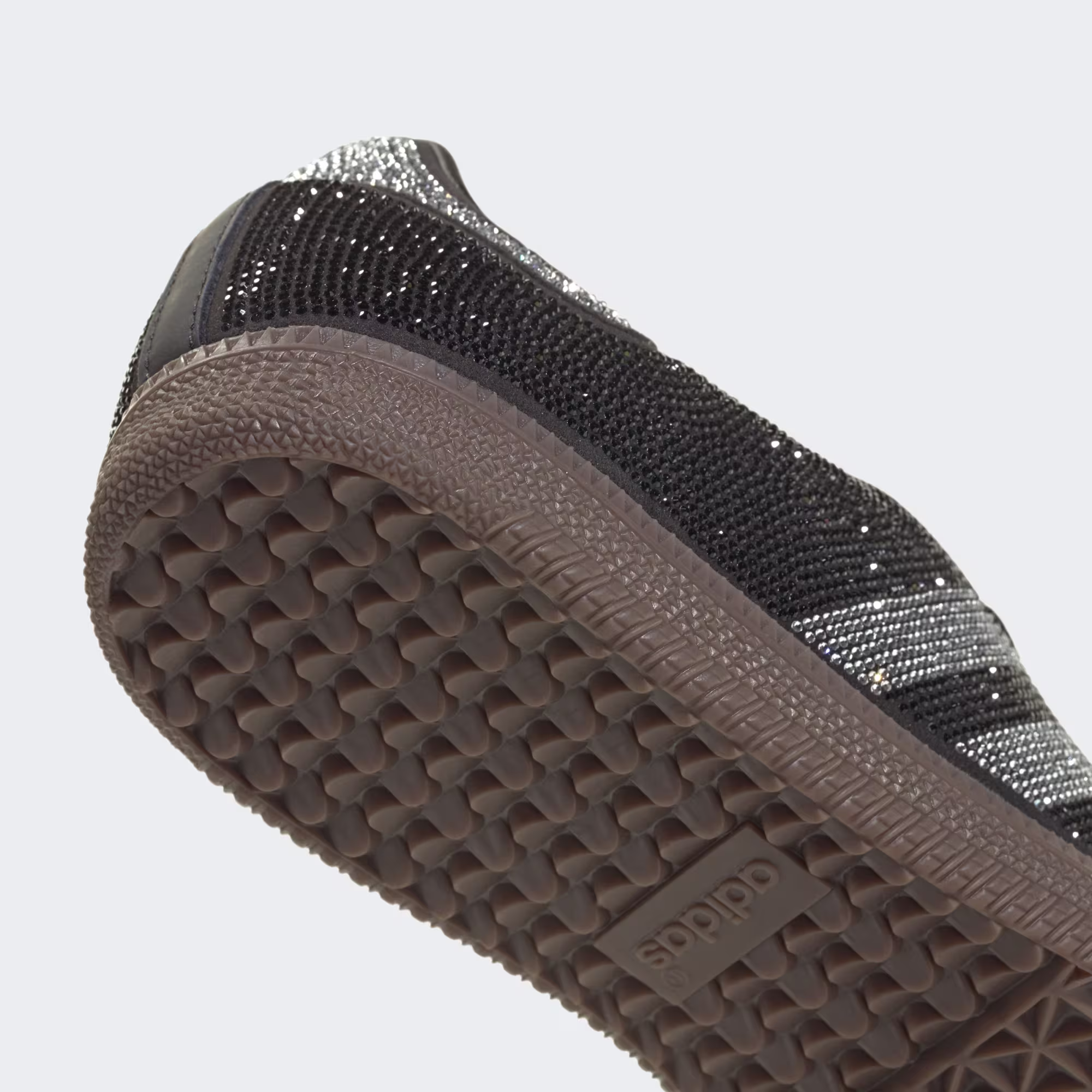 Adidas ქალის სპორტული ფეხსაცმელი