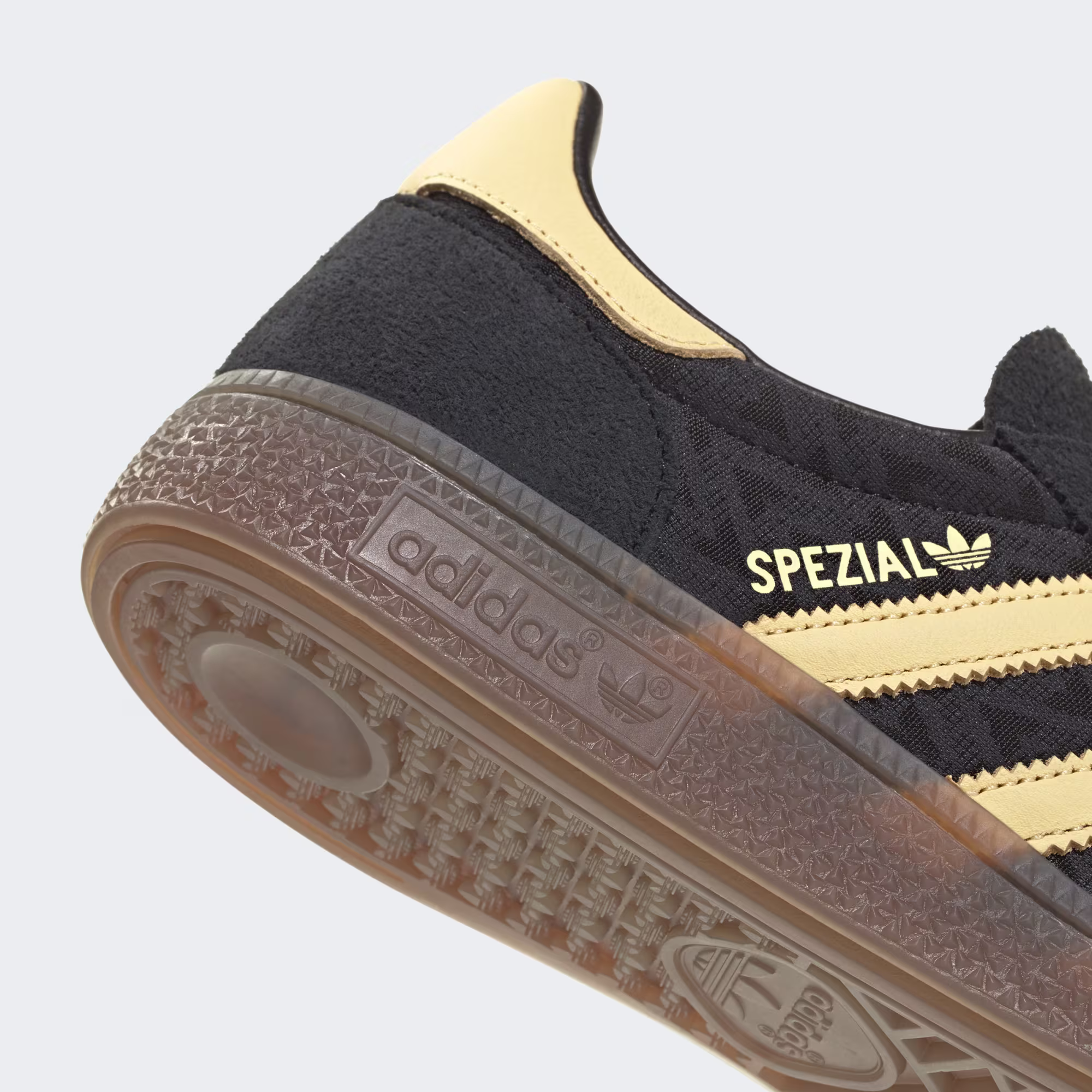 Adidas ქალის სპორტული ფეხსაცმელი
