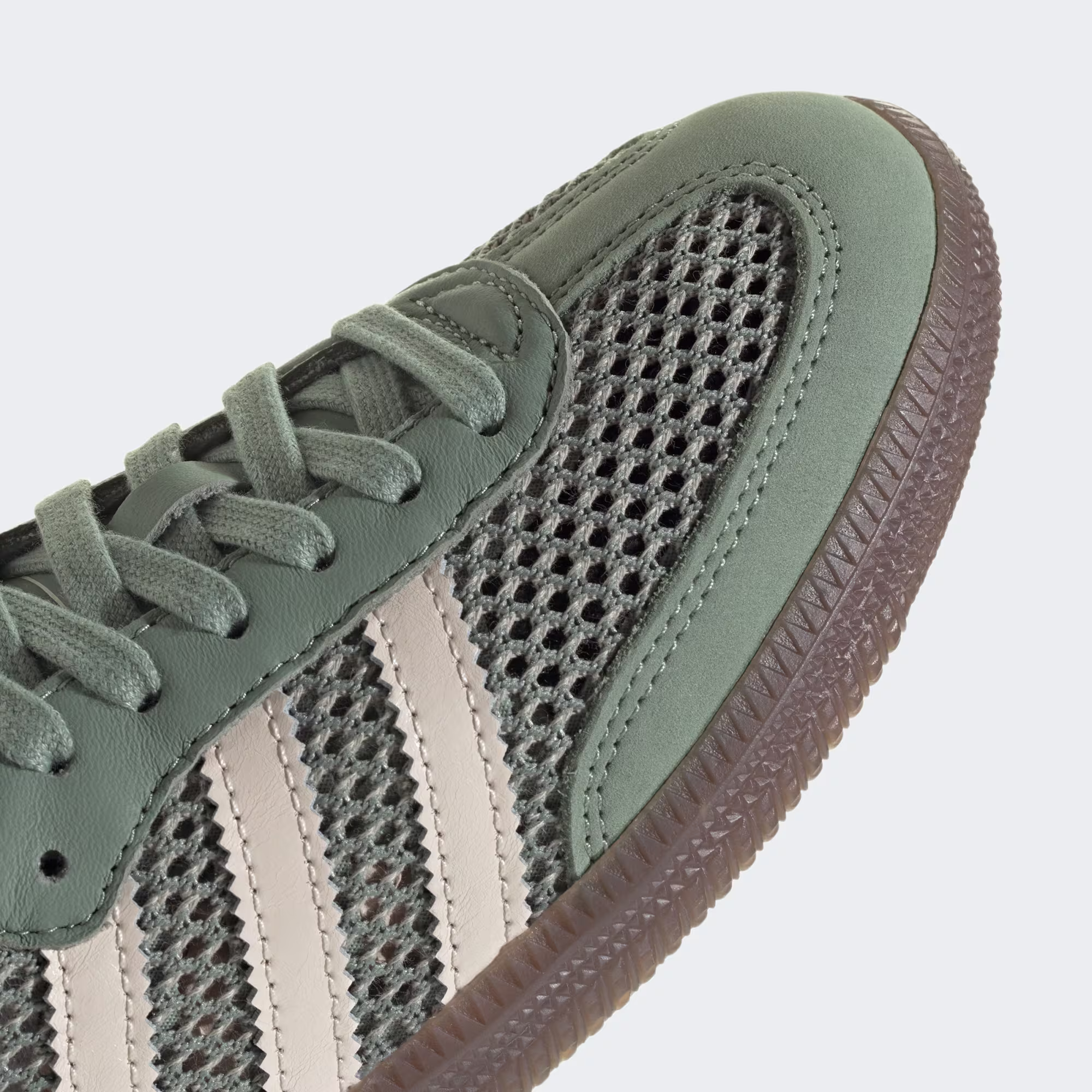 Adidas ქალის სპორტული ფეხსაცმელი
