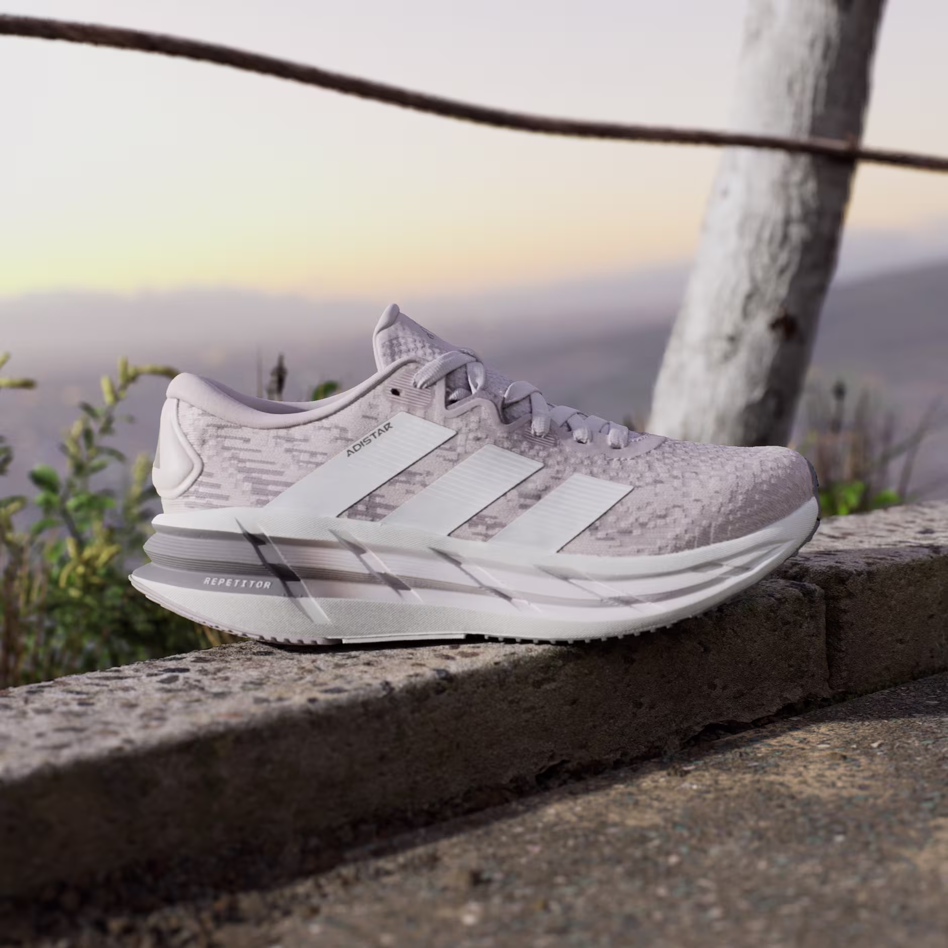 Adidas ქალის სპორტული ფეხსაცმელი
